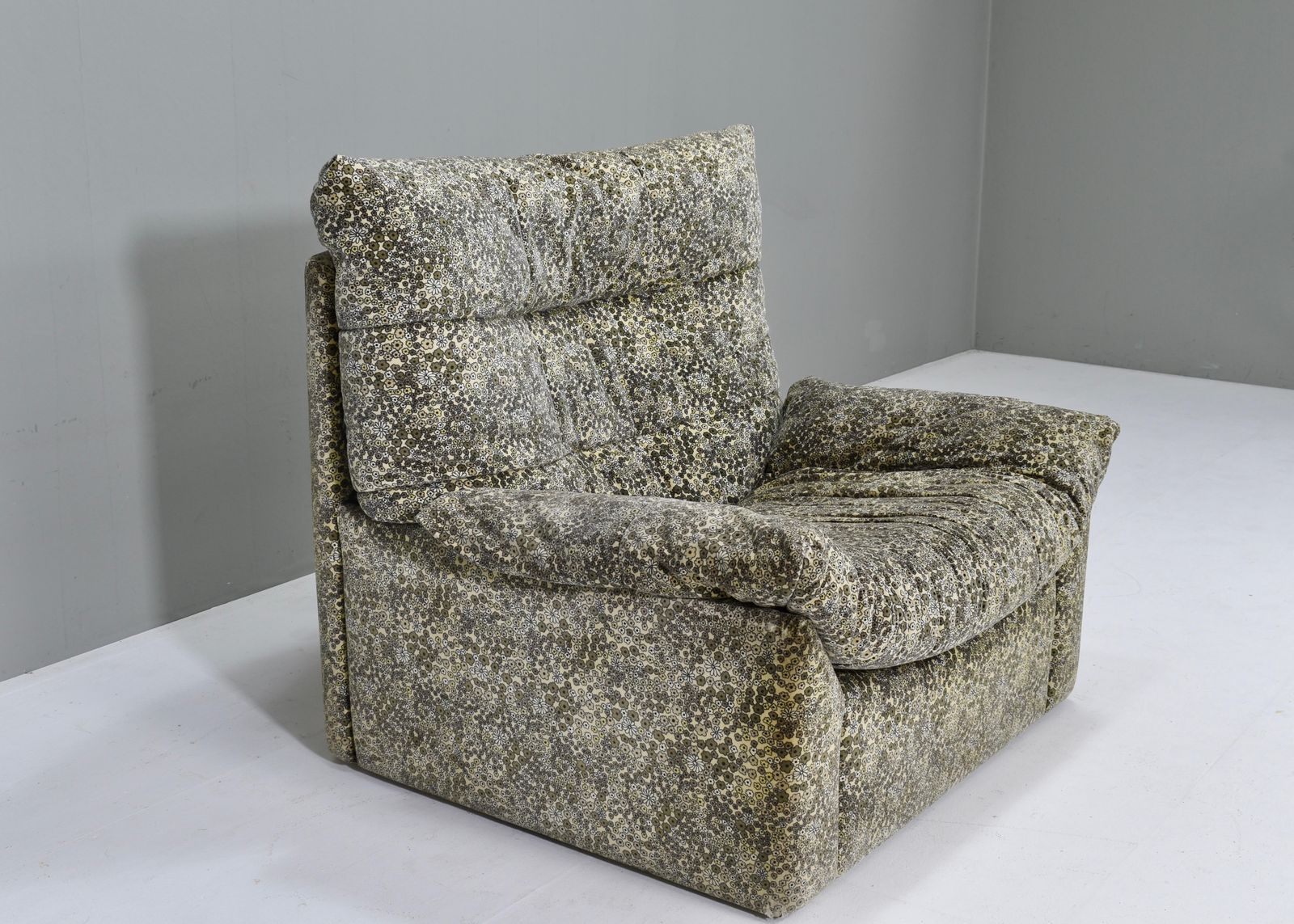 Ligne Roset 'Dainthus' Lounge Chair By Michel Ducaroy 'Liberty Of London' Fabric photo Furniture