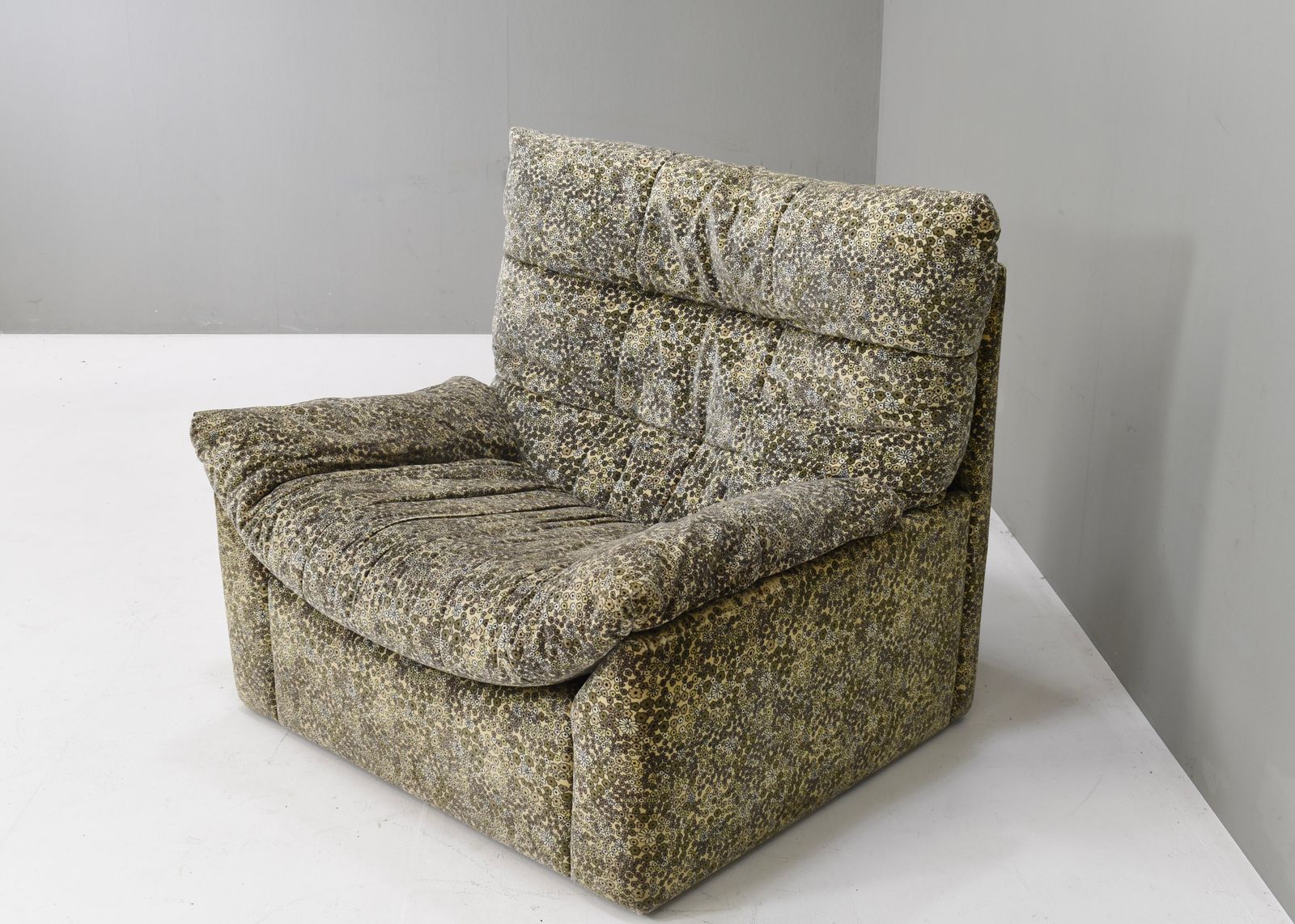 photo vinterior Ligne Roset 'Dainthus' Lounge Chair By Michel Ducaroy 'Liberty Of London' Fabric