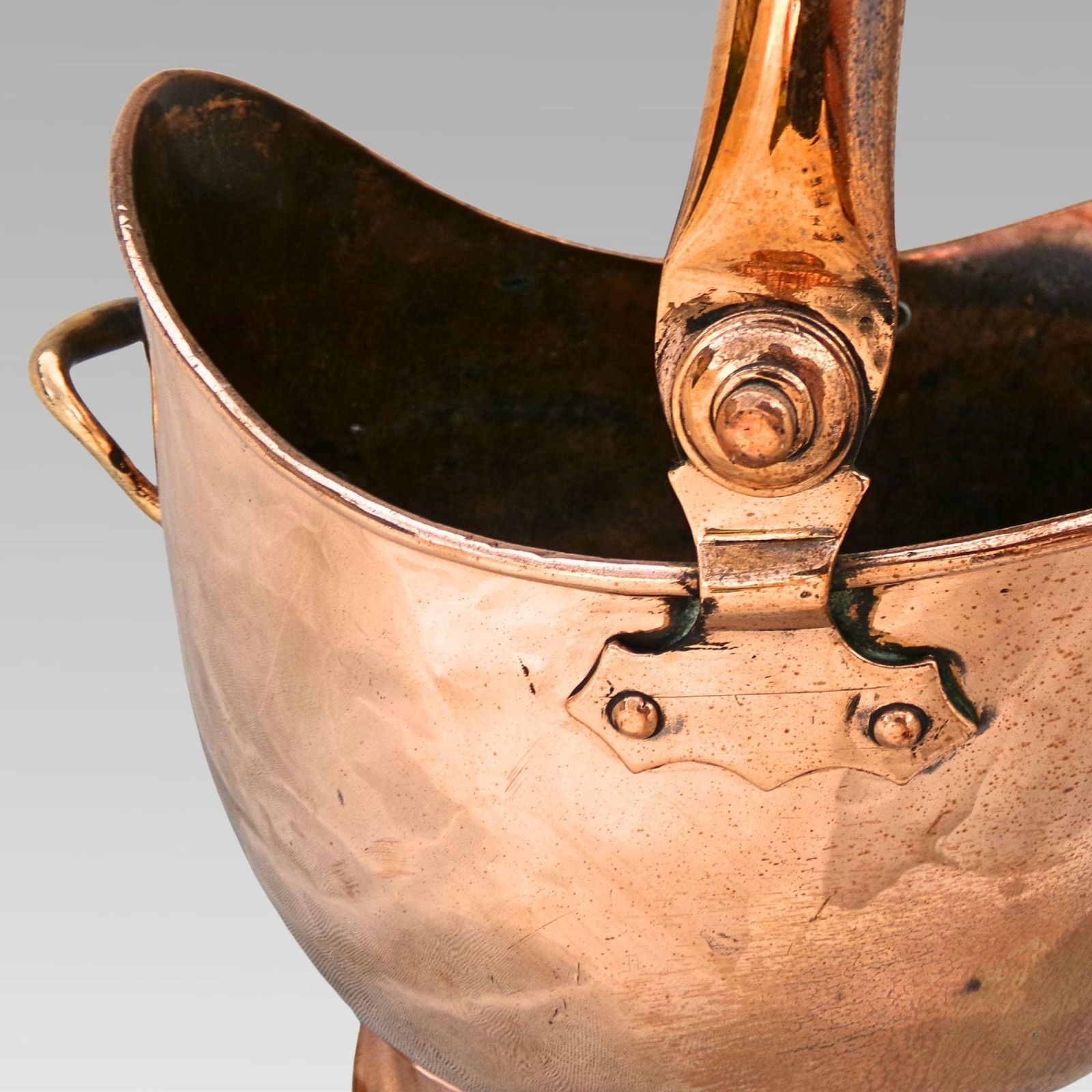 Fabulous Large Antique 19th Century Copper Brass Coal Bucket Helmet Scuttle W/ Handle photo Home Fixtures