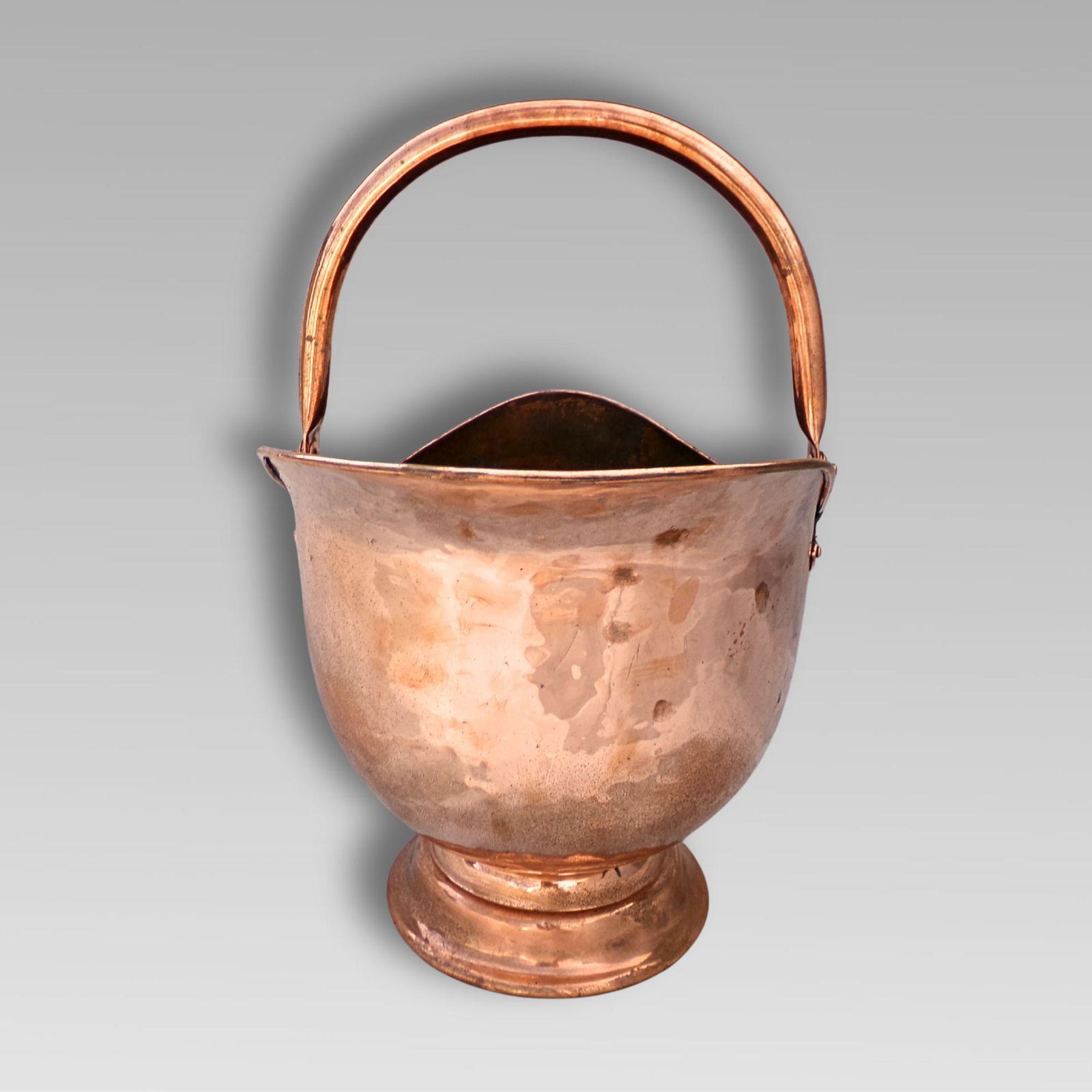 Fabulous Large Antique 19th Century Copper Brass Coal Bucket Helmet Scuttle W/ Handle photo 625.0