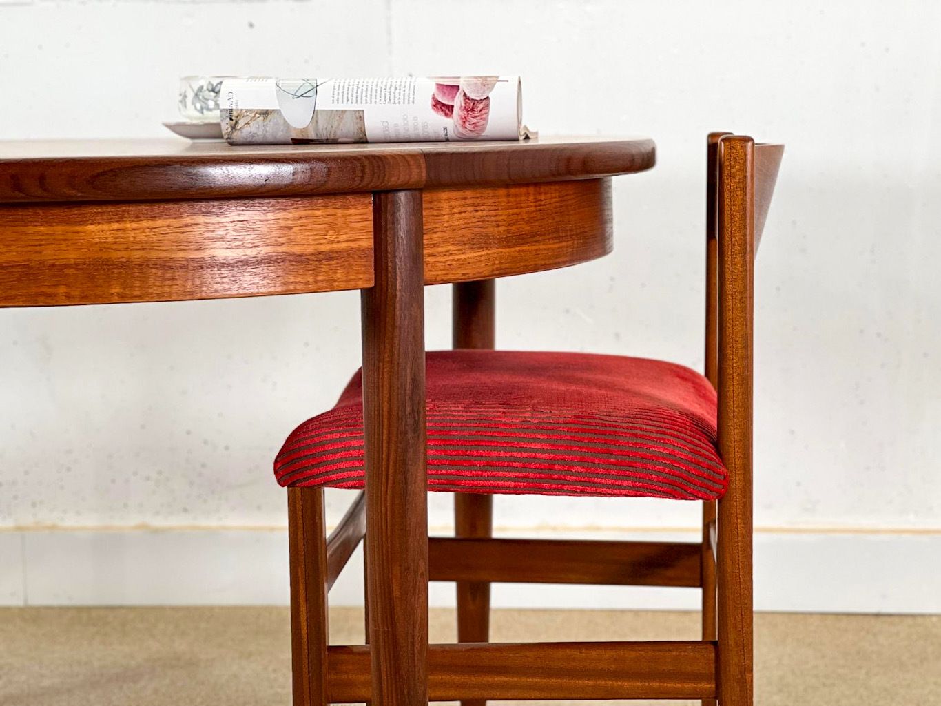 Round Extending Dining Table By Gplan Fresco Collection 1960. photo Furniture