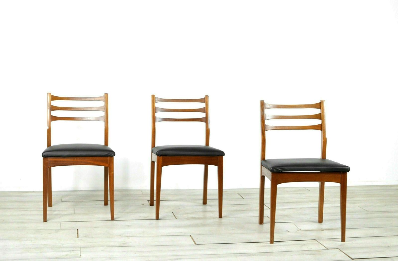 Set Of 4 Midcentury 'Meredew' Teak Chairs. Vintage Modern / Retro / Danish Style photo 599.0