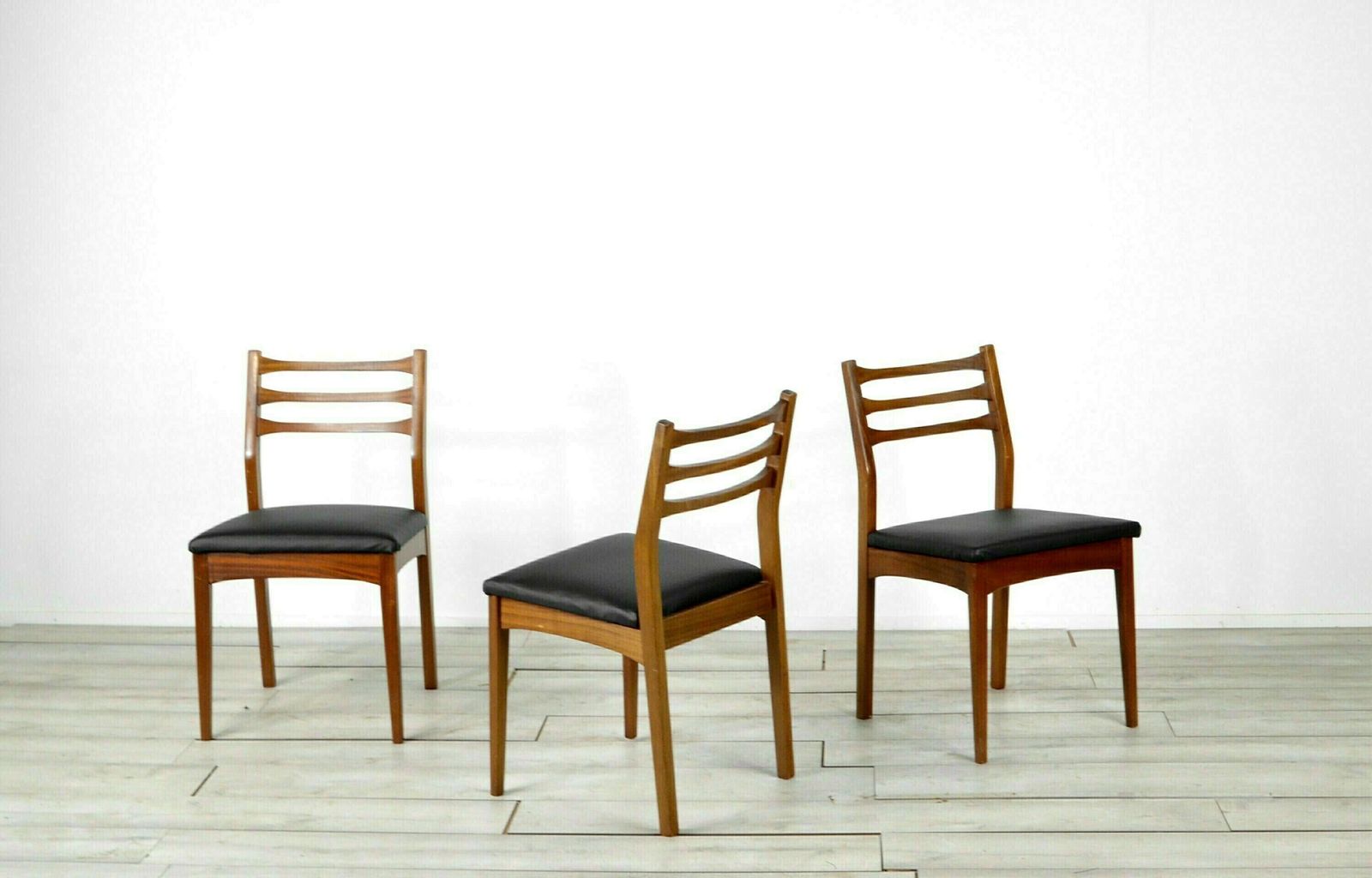 Set Of 4 Midcentury 'Meredew' Teak Chairs. Vintage Modern / Retro / Danish Style photo vinterior