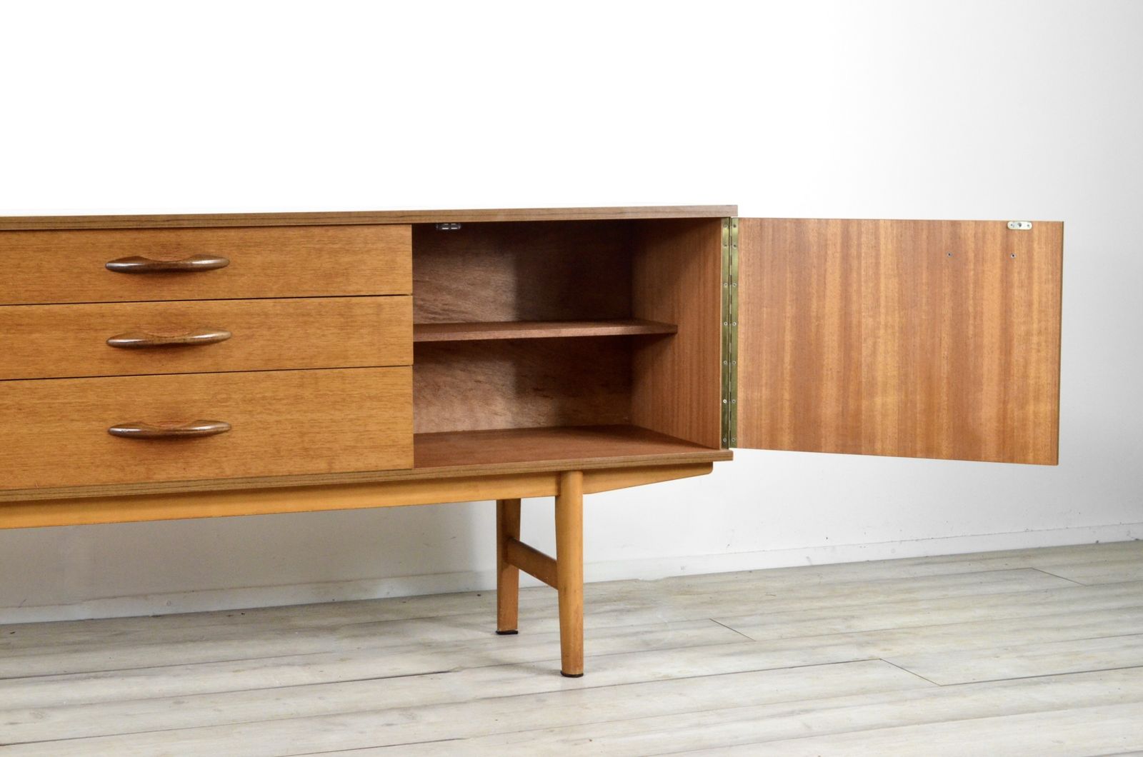 Midcentury 'Avalon' Teak Sideboard / Long John. Stylish Vintage Modern / Retro / Danish Style. photo 1199.0