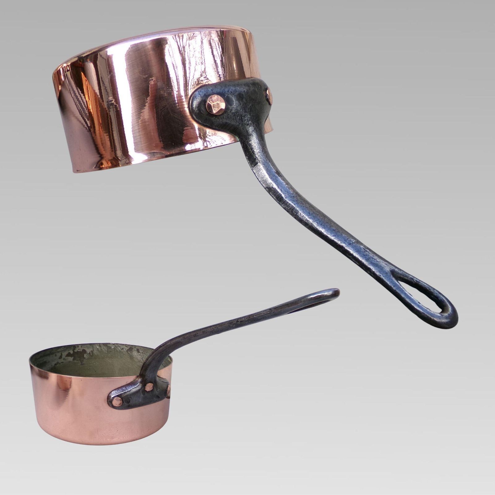 Stunning Vintage French Set Of 5 Graduated Copper & Iron Cooking Saucepans Pans. photo for sale