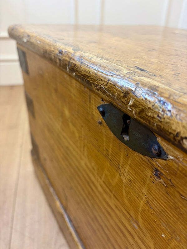 photo furniture Antique Pine Storage Box Coffee Table