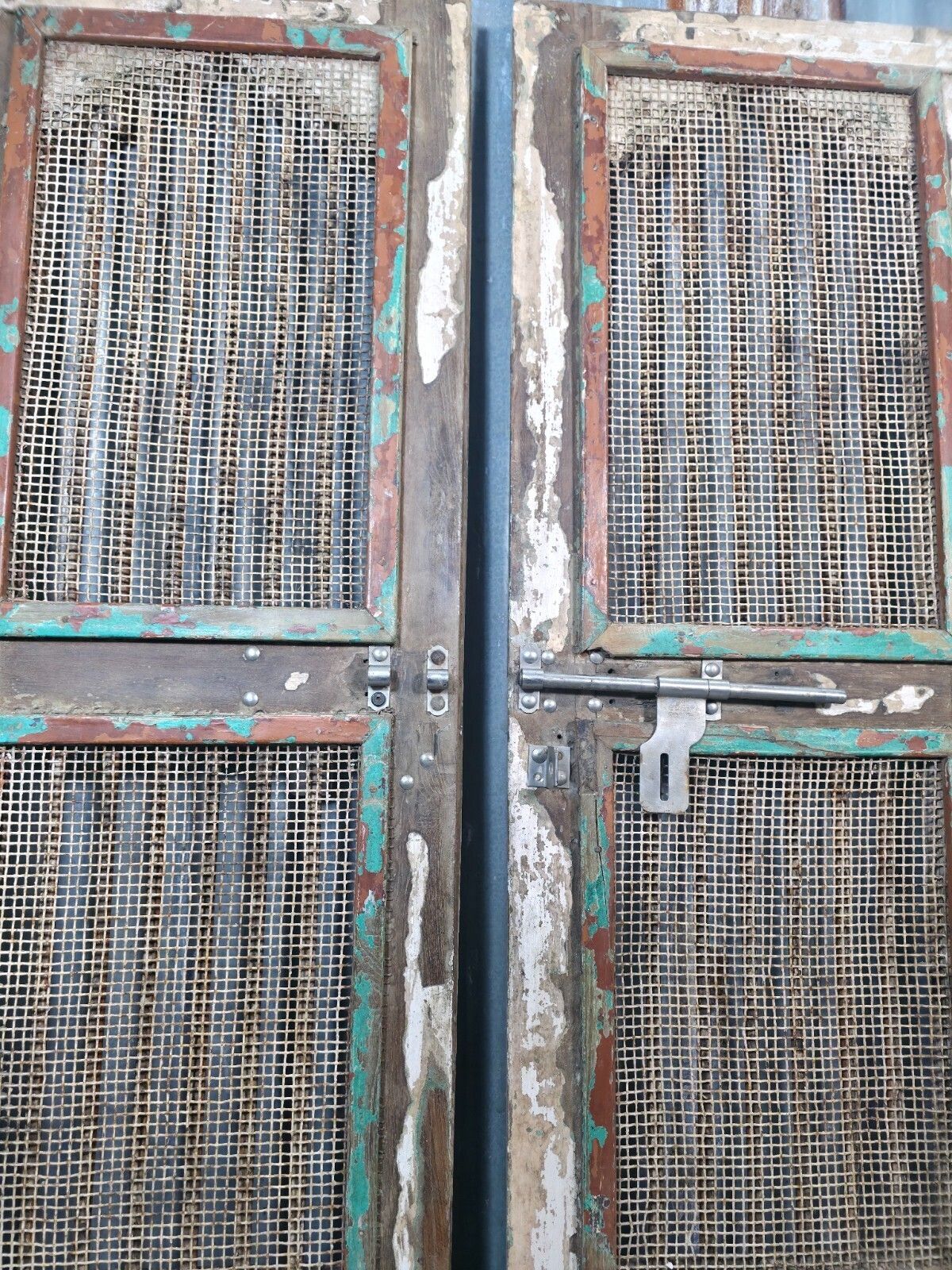 photo furniture Pair Vintage Rustic Indian Wooden Iron Doors Garden Gates Room Divider Screen