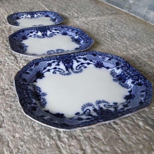 Trio Of 19th‑Century Staffordshire Raleigh Pattern Cobalt Blue‑And‑White Serving Plates photo Home Decor