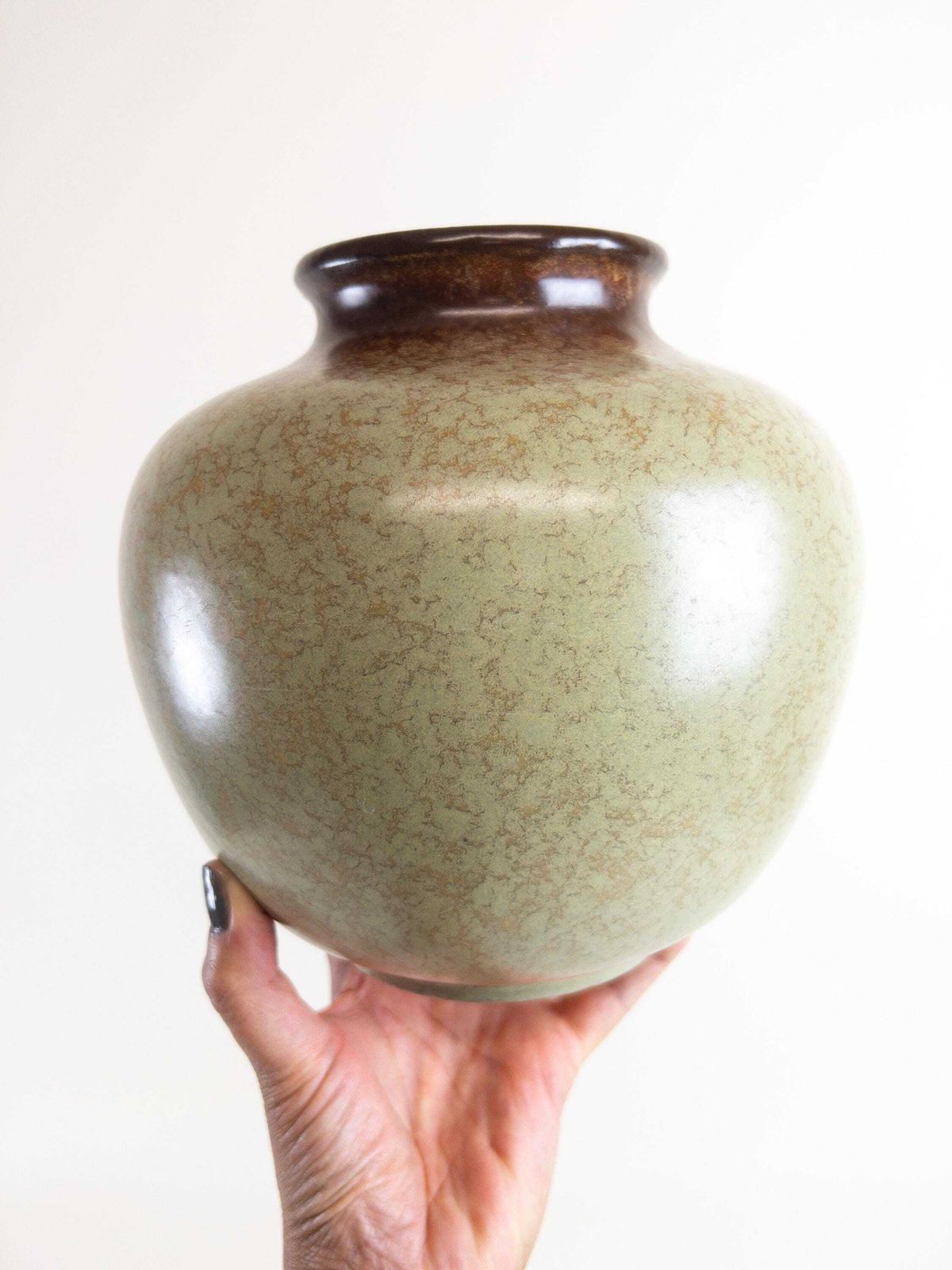 Large Carstens Uffrecht Vase   Art Deco 1930s Mint Speckled Classic Vase photo for sale