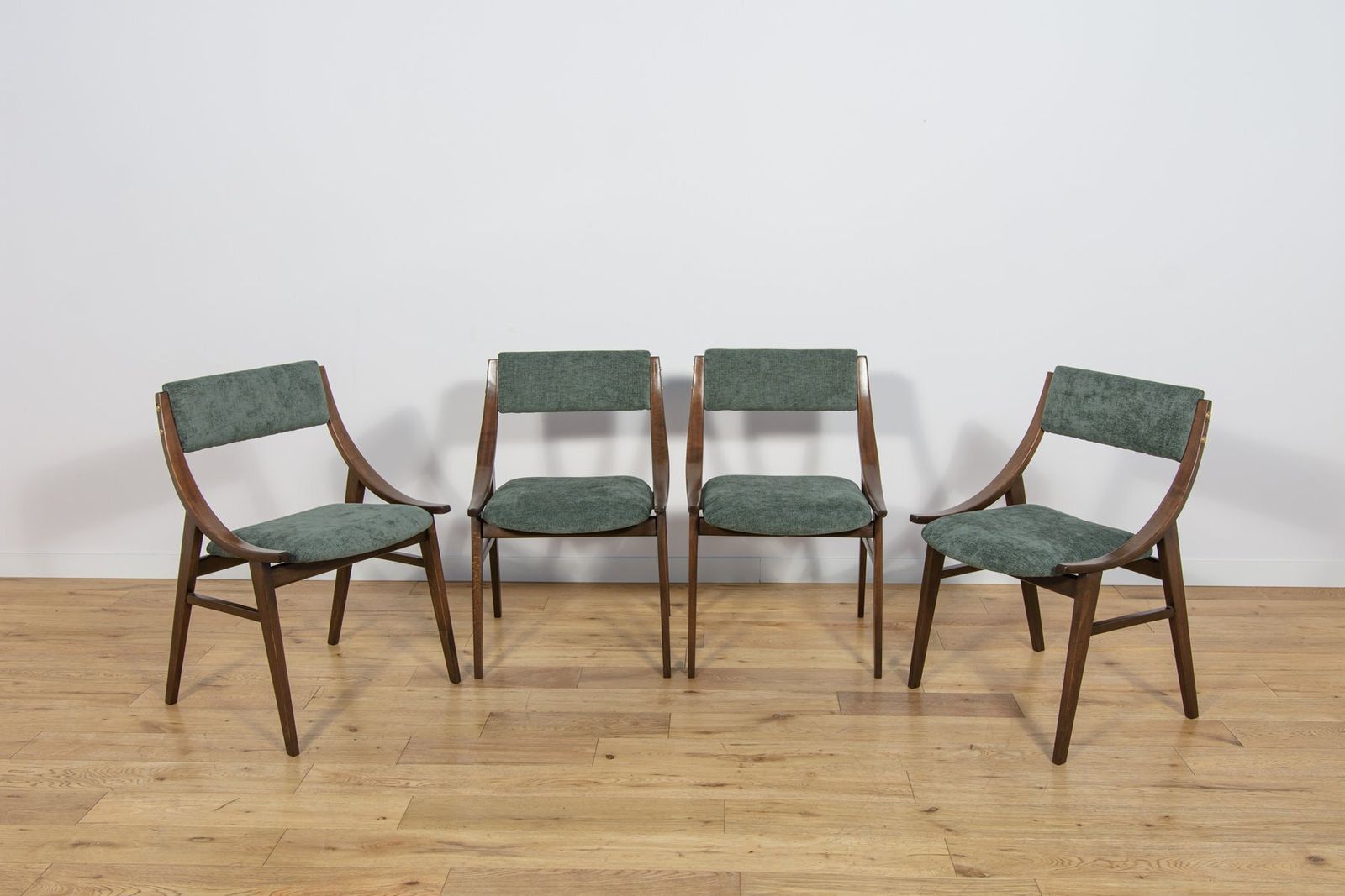 Ski Jumper Chairs By Juliusz Kędziorek For Zamojska, Poland, 1970s, Set Of 4