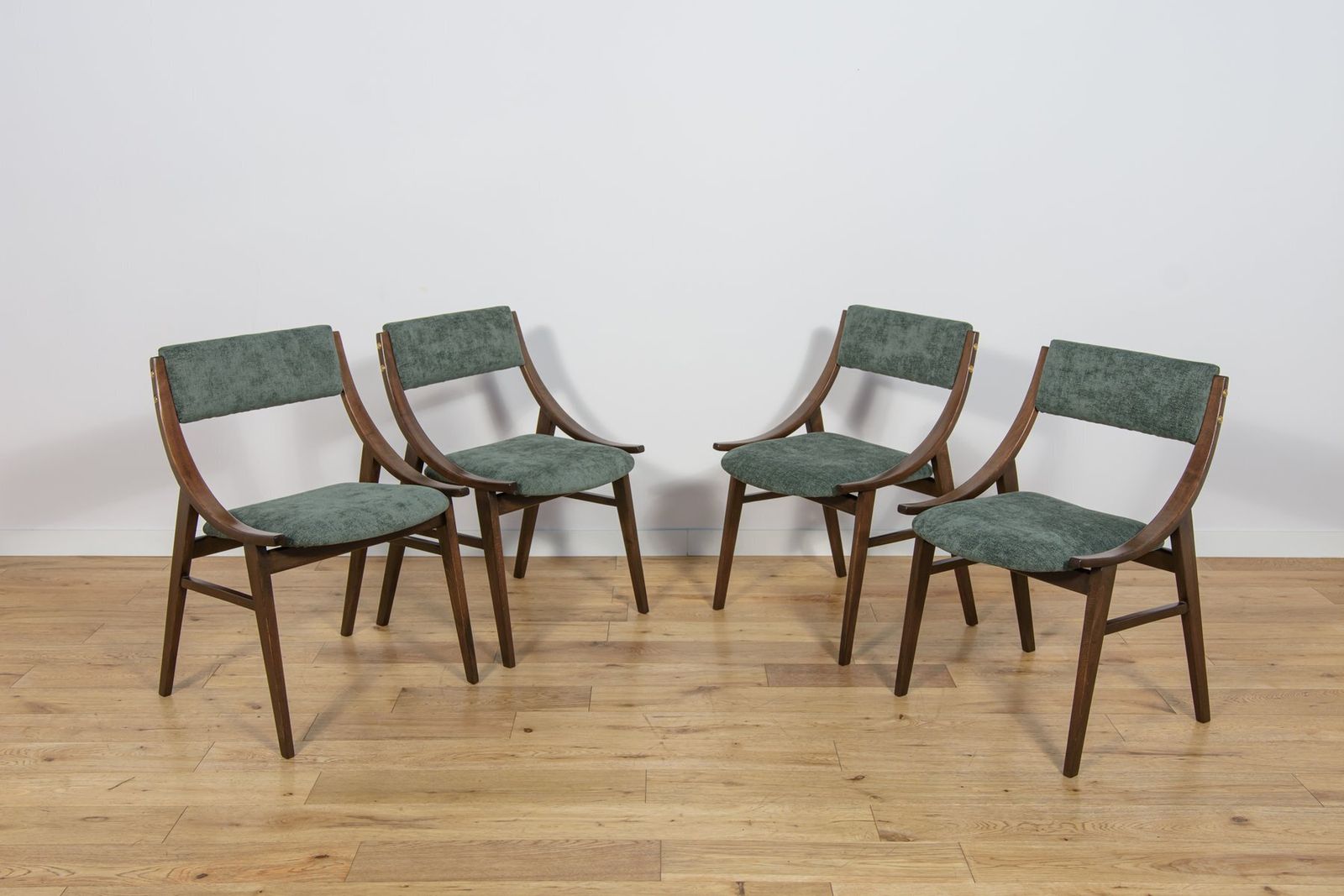 Ski Jumper Chairs By Juliusz Kędziorek For Zamojska, Poland, 1970s, Set Of 4 photo Furniture