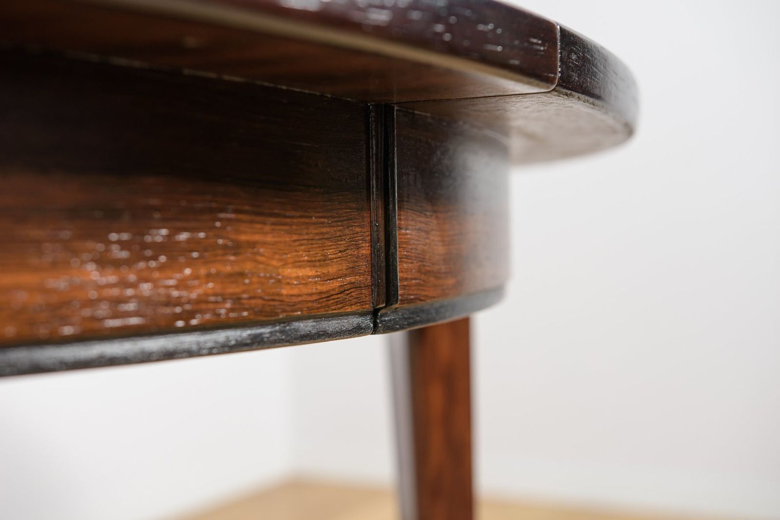 photo vinterior Mid Century Modern Round Rosewood Model 55 Dining Table By Gunni Omann For Omann Jun, Denmark, 1960s