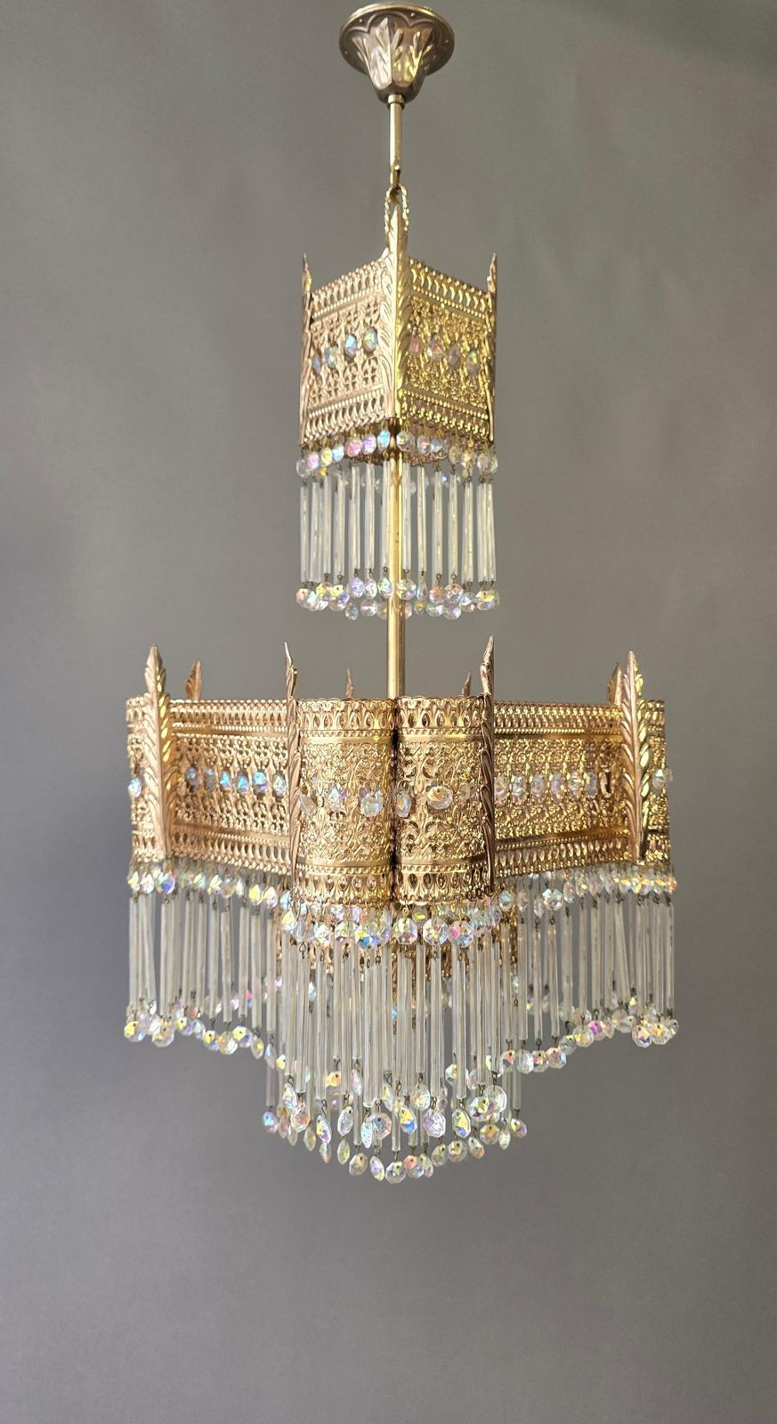 photo furniture Hollywood Regency Gilt Bronze And Crystal Chandelier, Maison Jansen Style, 1970s
