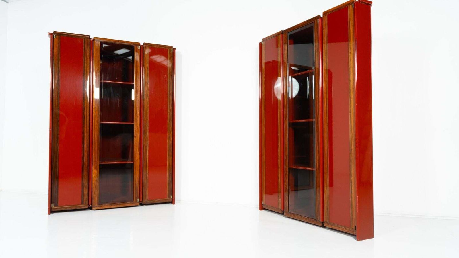 photo vintage Pair Of Red Artona Bookcases By Afra And Tobia Scarpa, Maxalto, 1960s