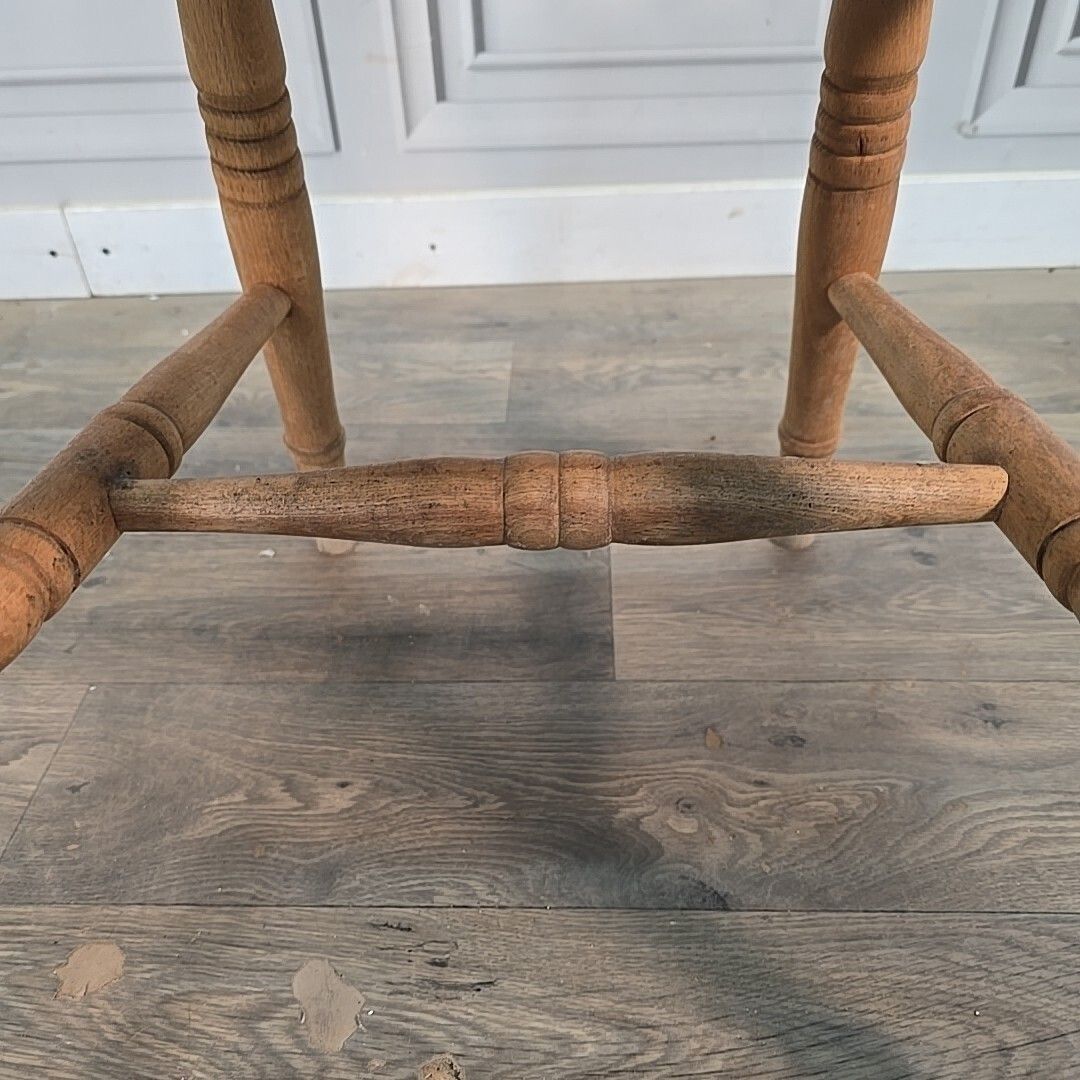 Antique Wooden Farmhouse Chairs   Victorian Style Turned Country Windsor  Solid photo vinterior