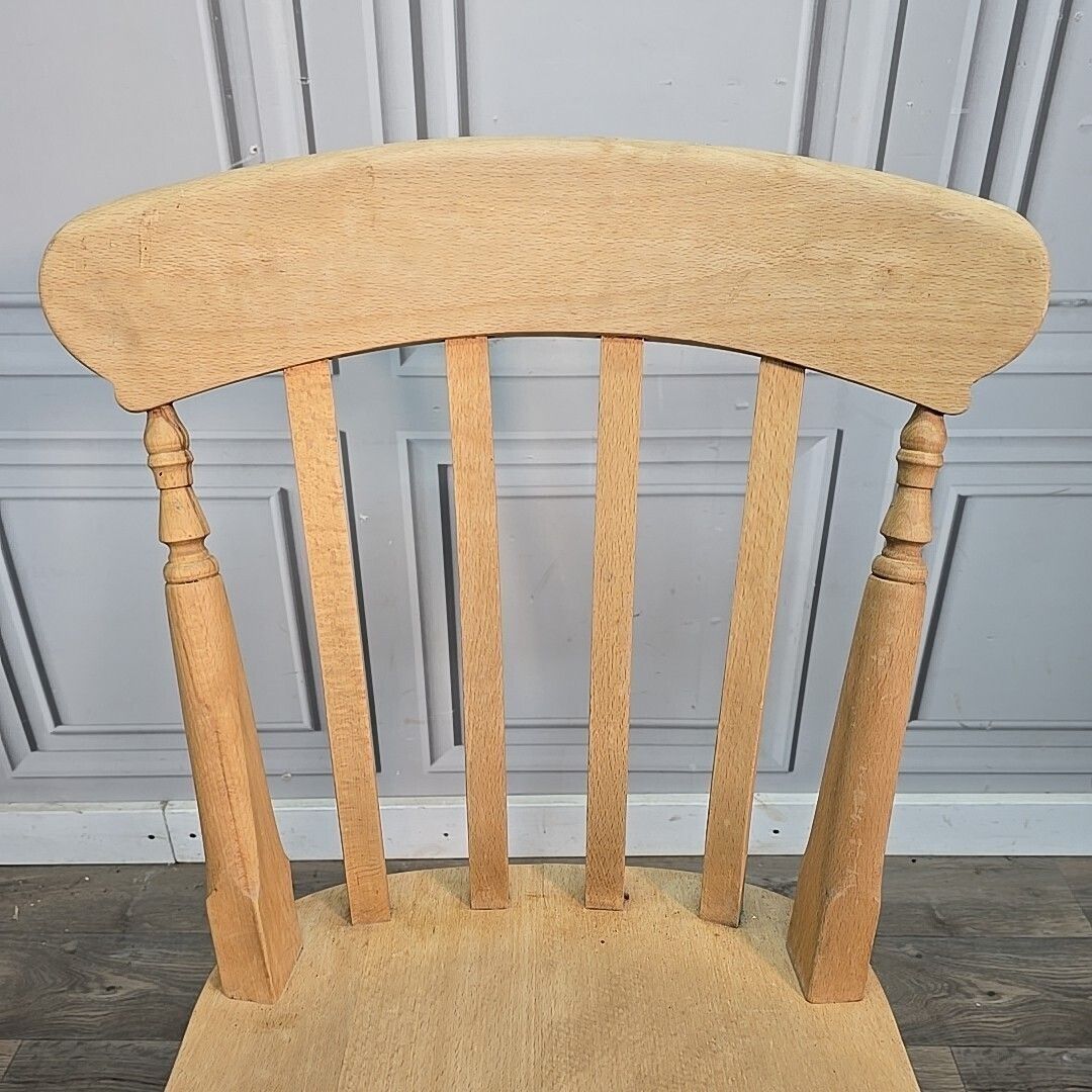 photo furniture Antique Wooden Farmhouse Chairs   Victorian Style Turned Country Windsor  Solid