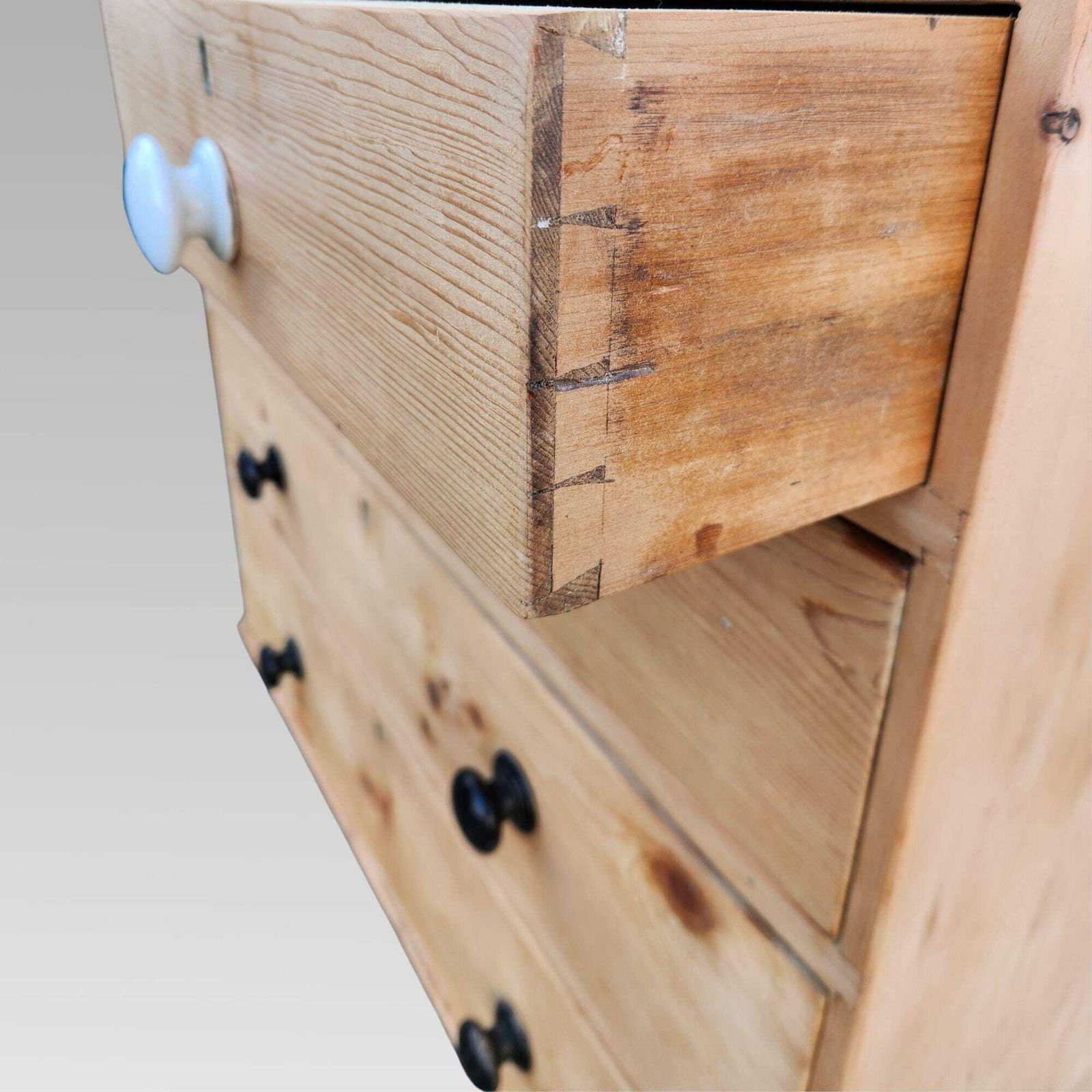 photo for sale Charming Antique 19th Century Victorian Pine Chest Of Drawers