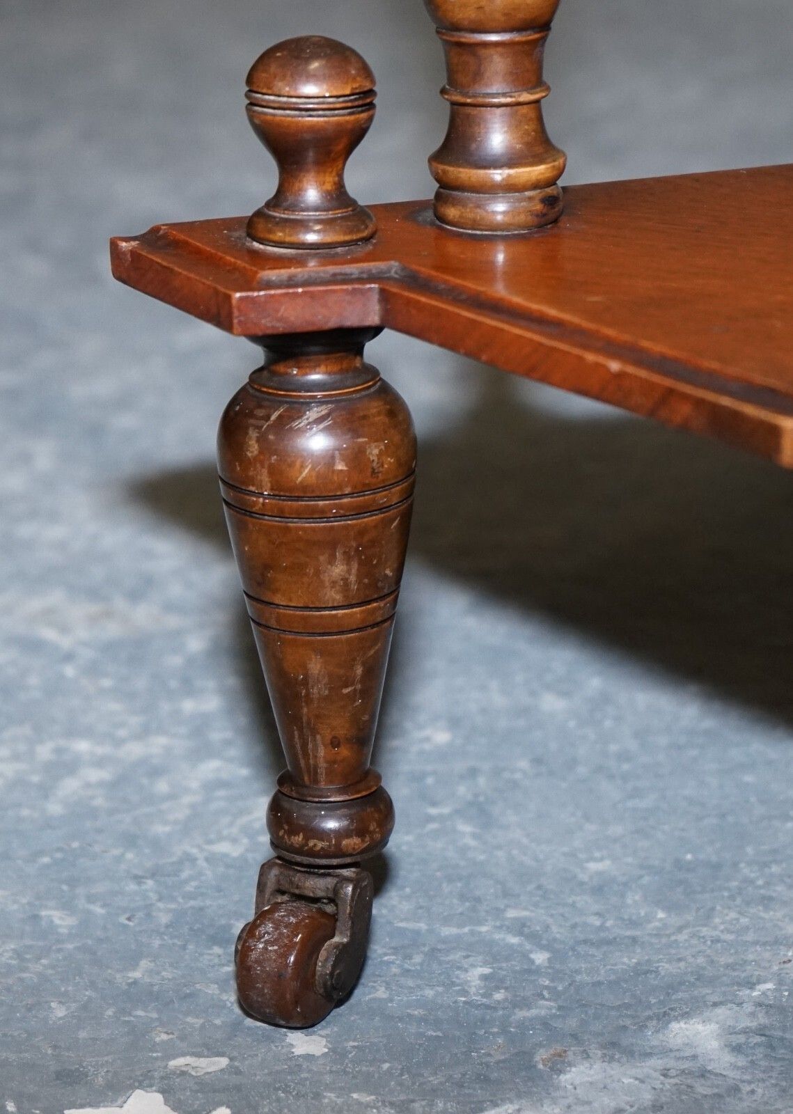 photo furniture Victorian English Inlaid Burr Walnut Corner Whatnot Stand