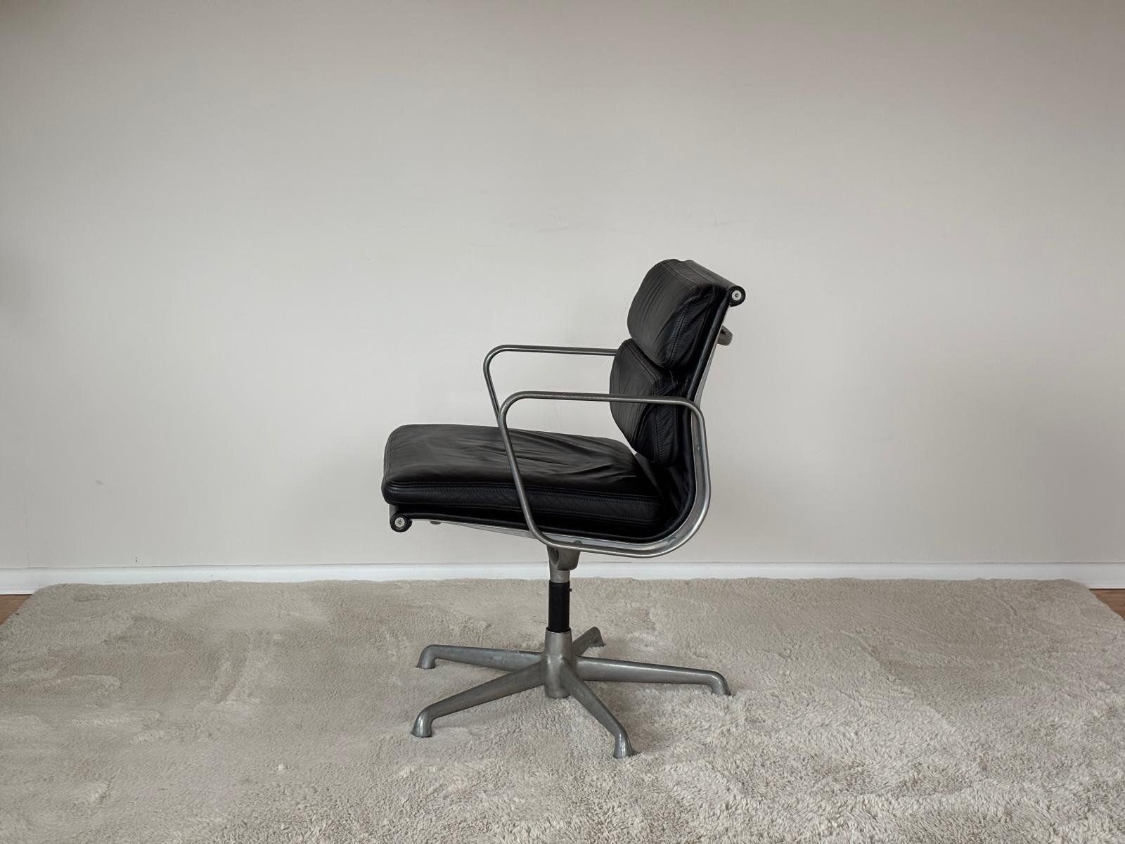 Ea208 Soft Pad Chair By Charles And Ray Eames For Icf De Padova, 1973 photo for sale