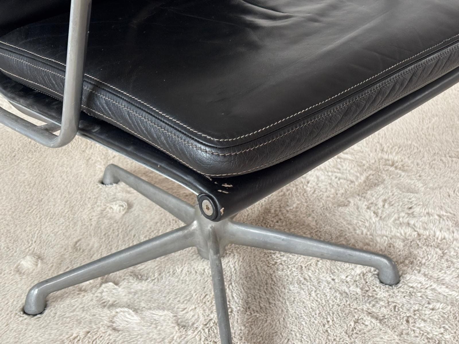photo furniture Ea208 Soft Pad Chair By Charles And Ray Eames For Icf De Padova, 1973