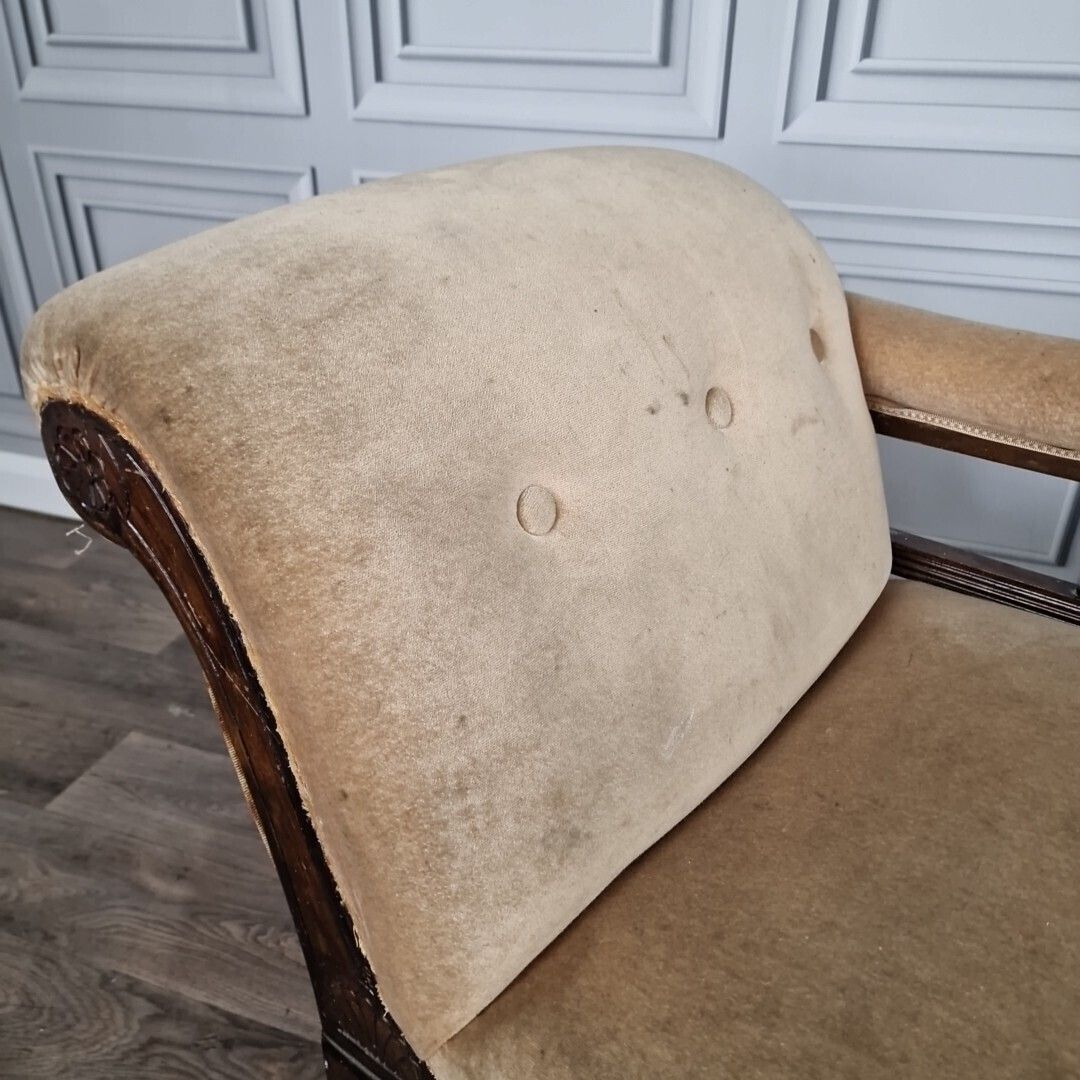 photo vinterior Antique Chaise Longue Carved Roll Rail Back Day Bed Seat Aesthetic Victorian