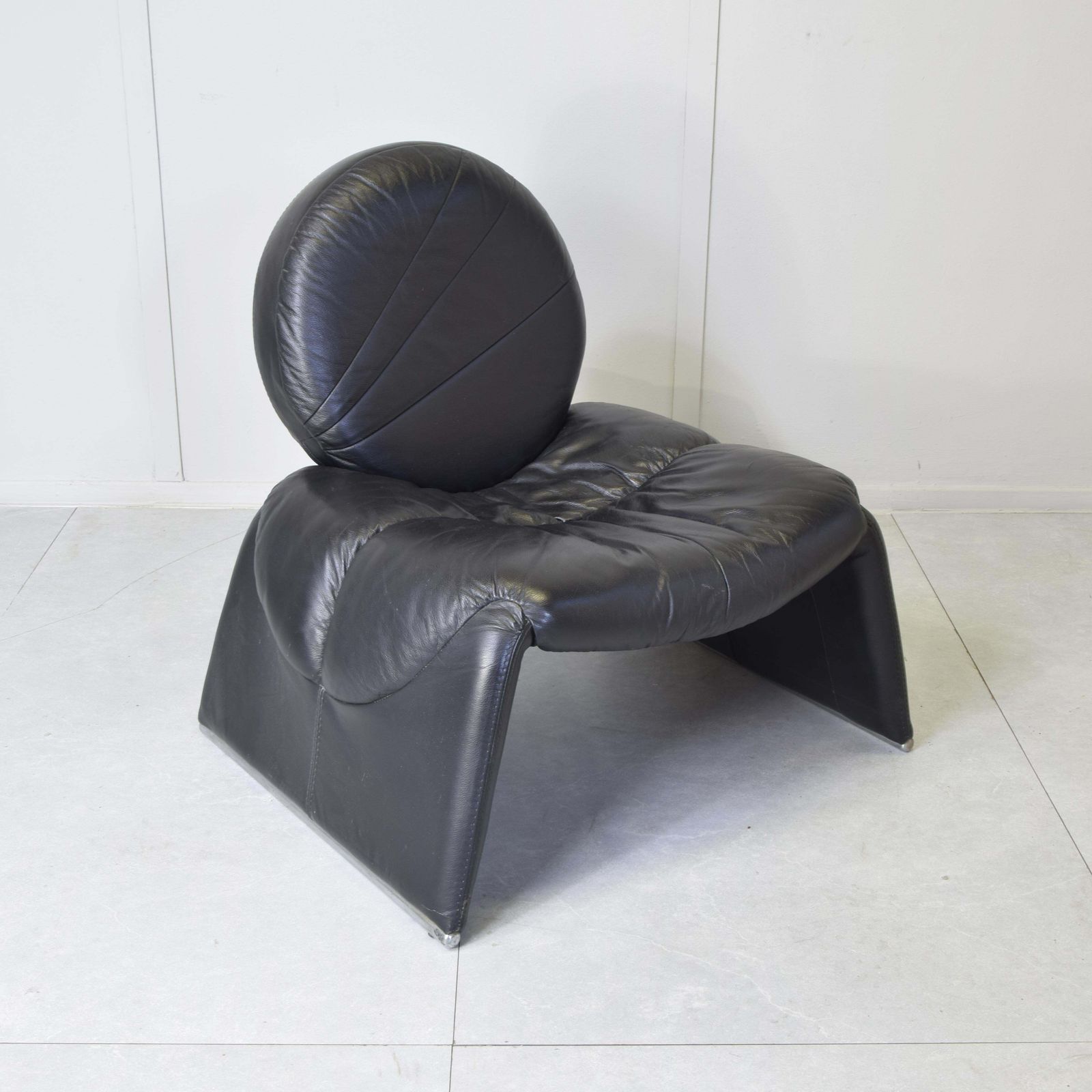 Vittorio Introini Armchair Calypso C35 1980s. photo 3022.0