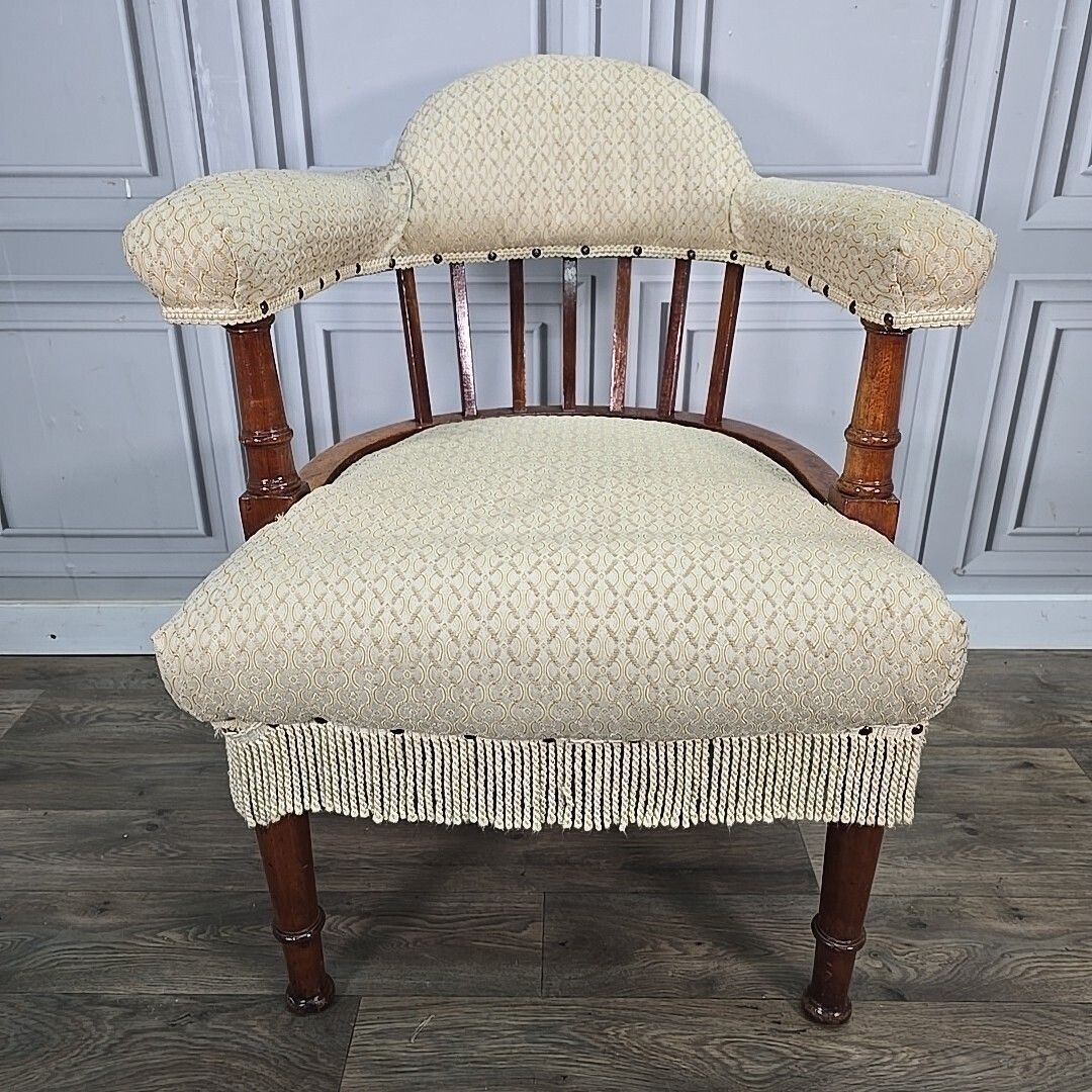 photo furniture Antique Edwardian Armchair Button Back Tub Conversation Chair Wooden Victorian