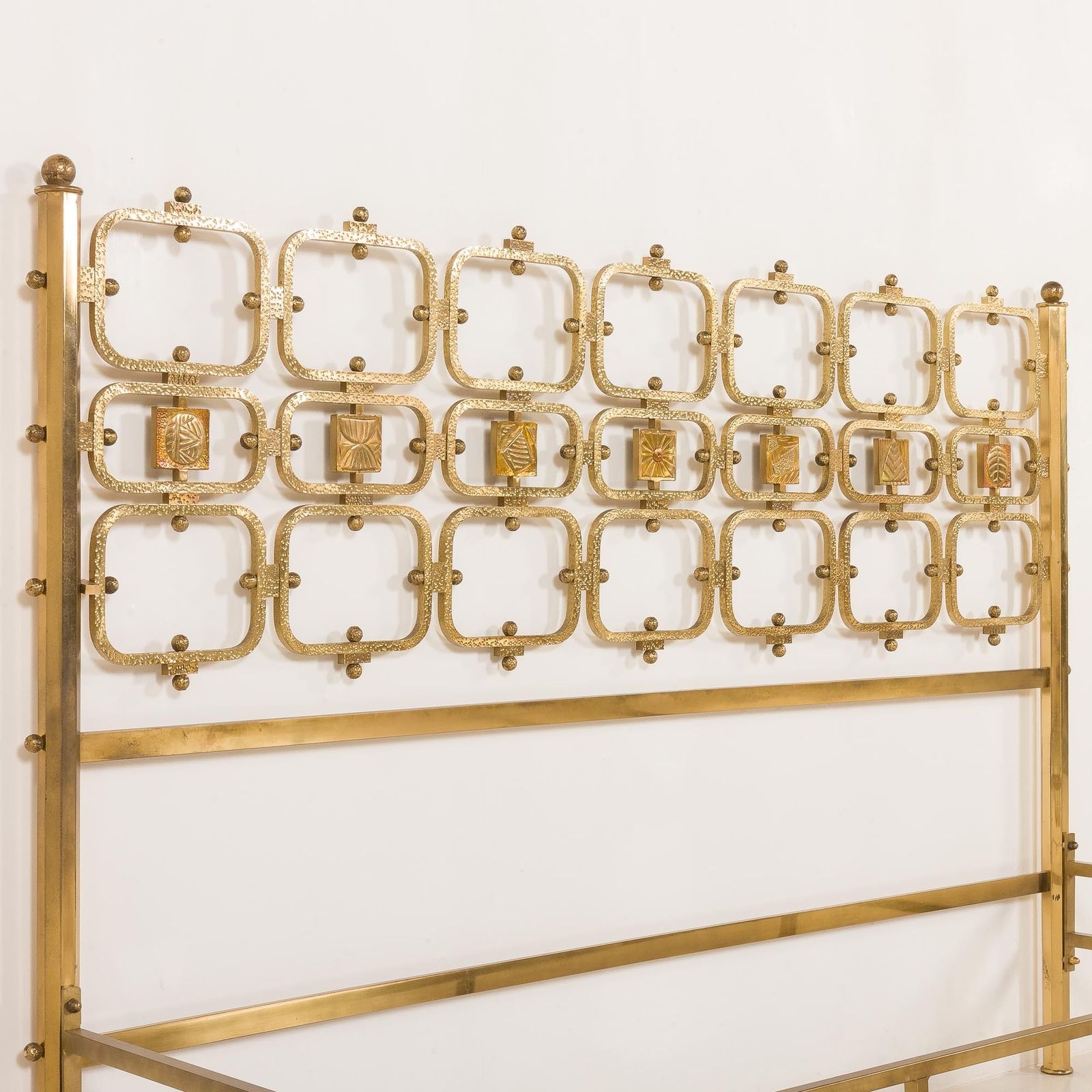 Italian Brass Bed By Ciansky, Shelba And Luciano Frigerio For Frigerio Di Desio, 1960s photo vinterior