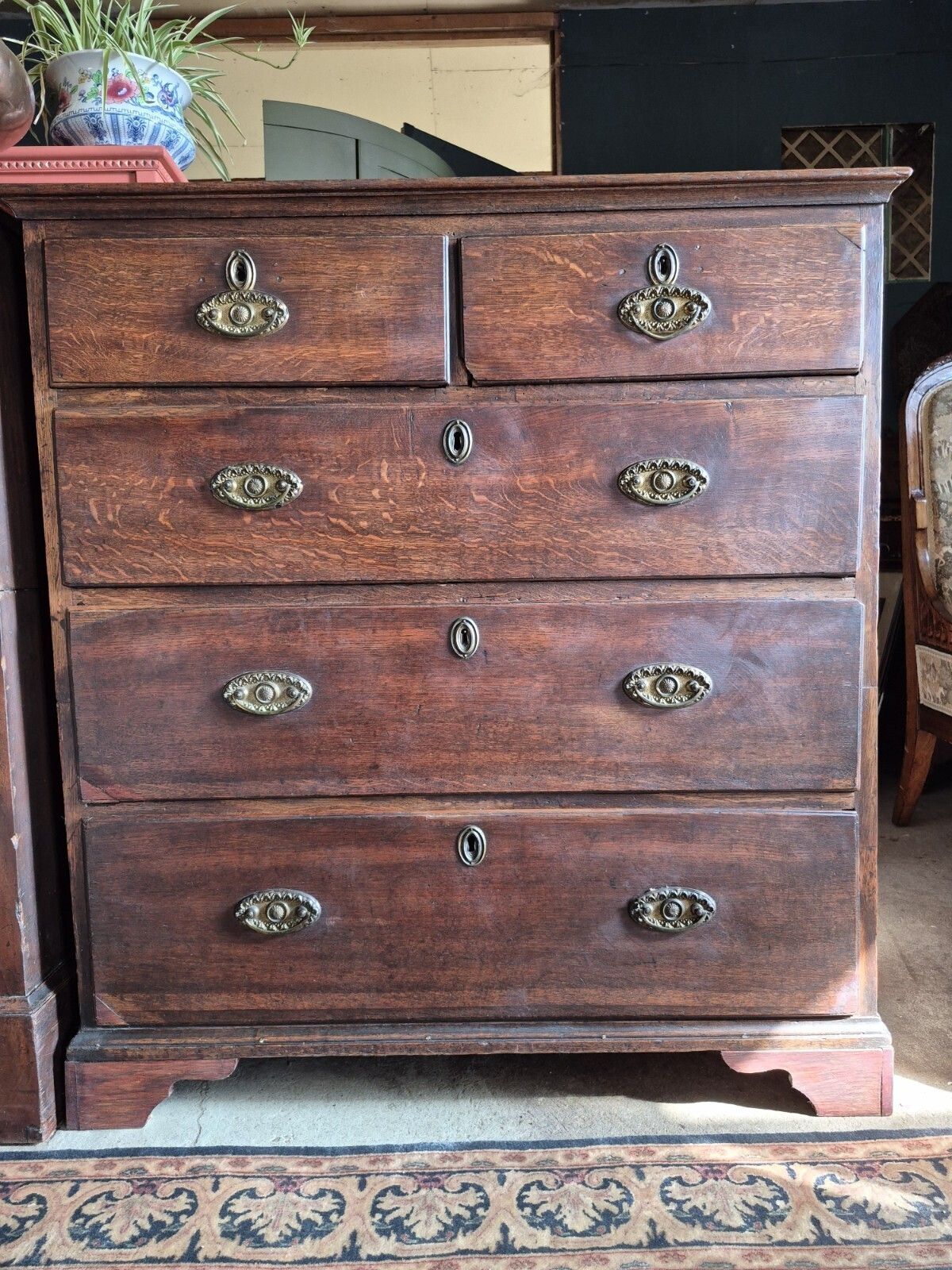 A Very Pretty Period Character 18th Century Oak Country House Chest Of Drawers photo 375.0