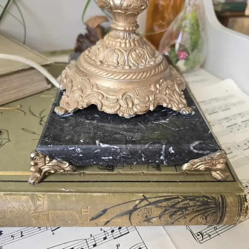 photo vinterior Antique French Table Lamp Spelter And Black Marble Base Urn Vase Ornate Gold