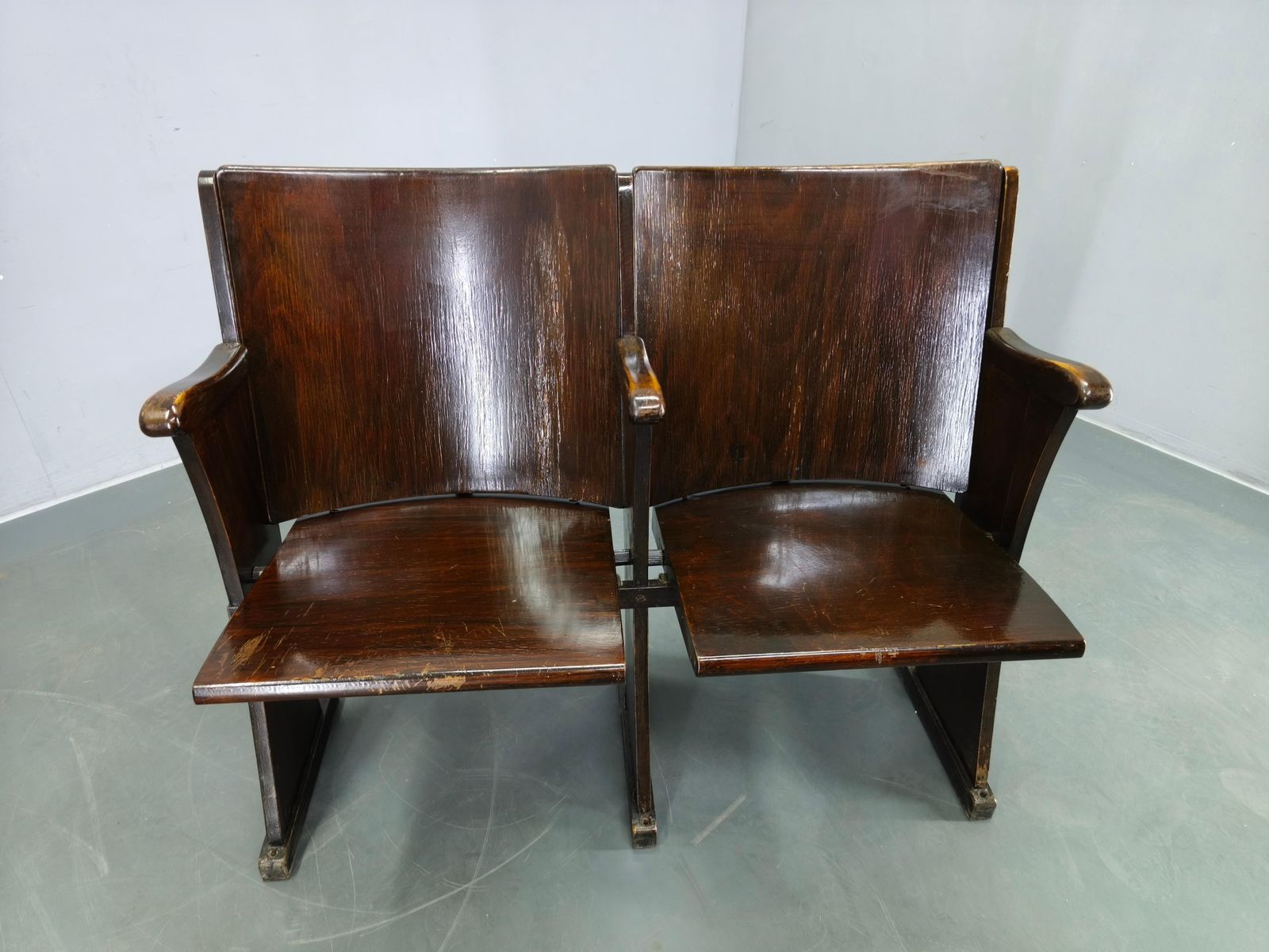 photo vintage 1940s Thonet Cinema Double Seat, Beech Wood Theater Bench