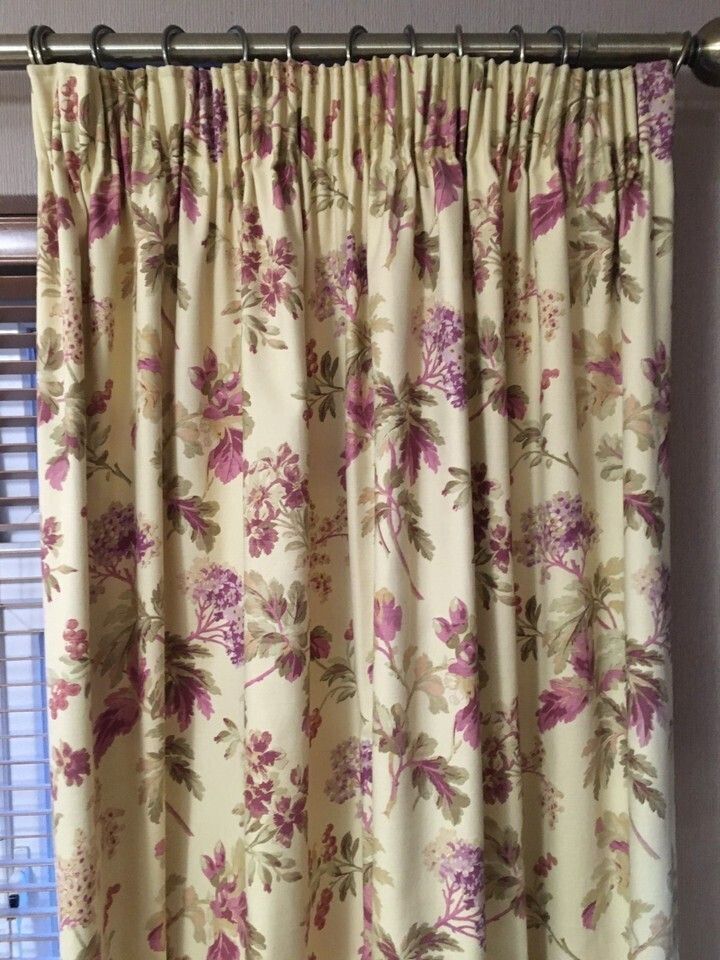 Laura Ashley Matching Pair Dress Curtains, Side Tablecloth & 2 X Cushion Covers photo for sale