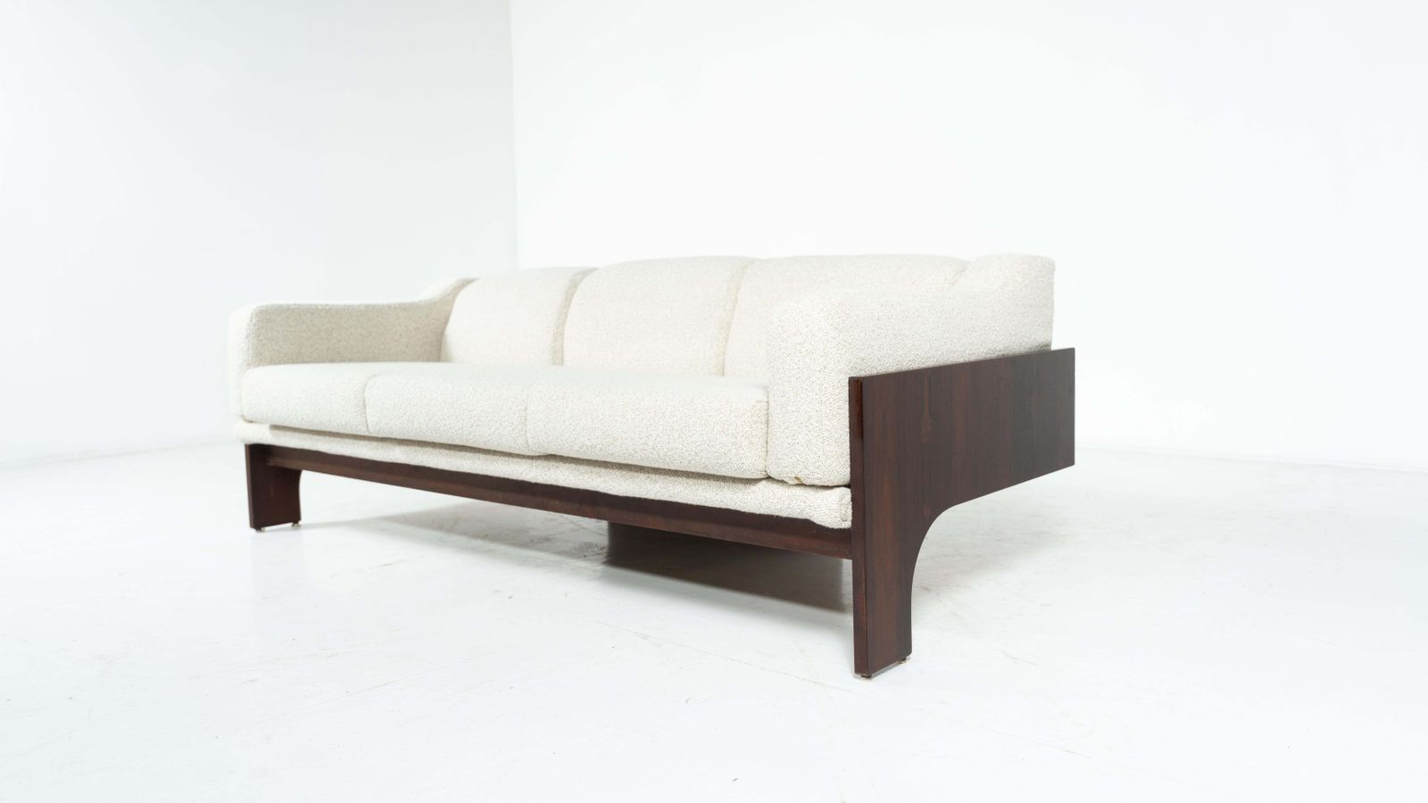 Mid Century Sofa Oriolo By Claudio Salocchi For Sormani Wood And White Fabric photo for sale