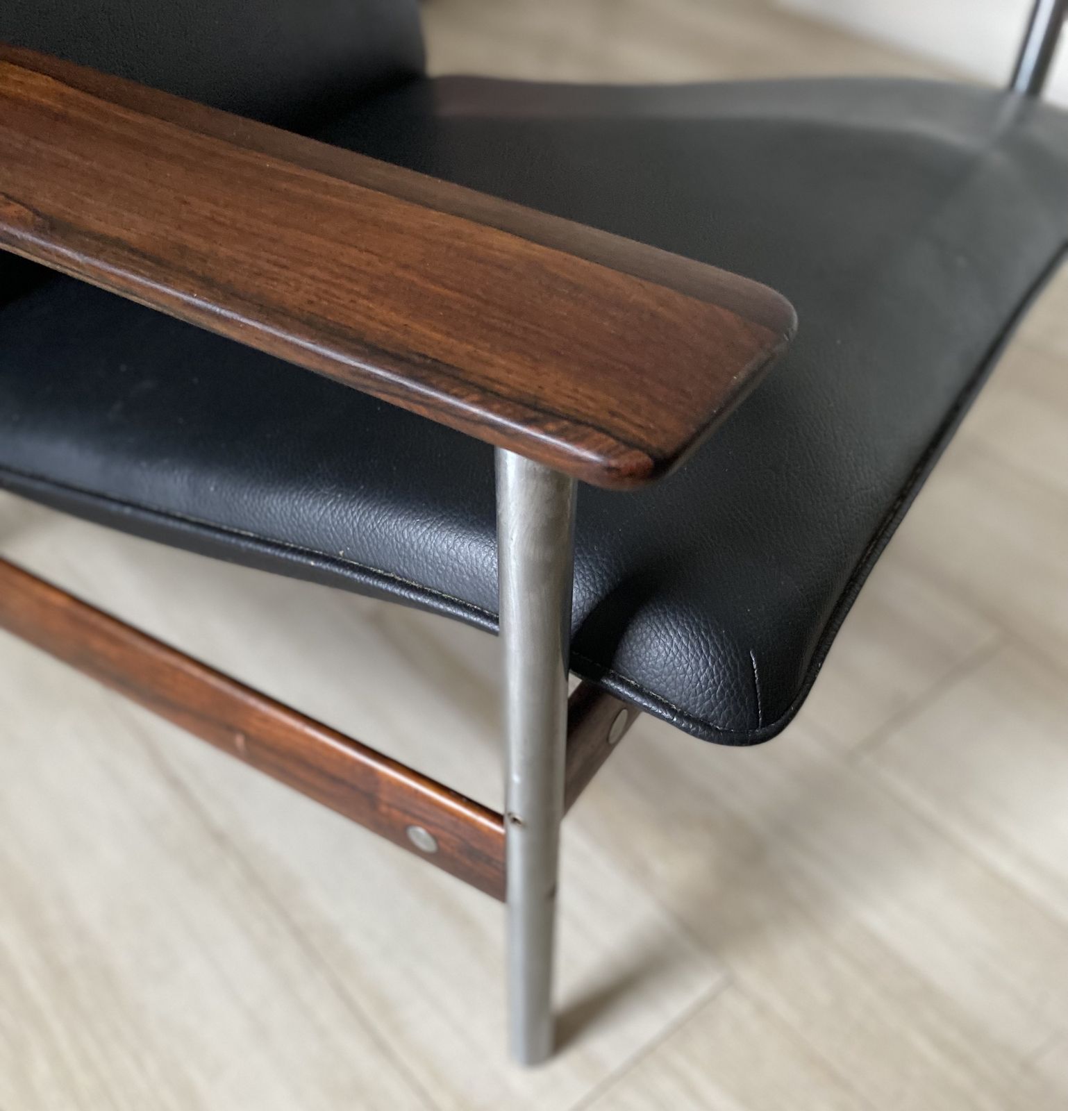 Mid Century Norwegian Dokka Møbler Armchair photo vinterior
