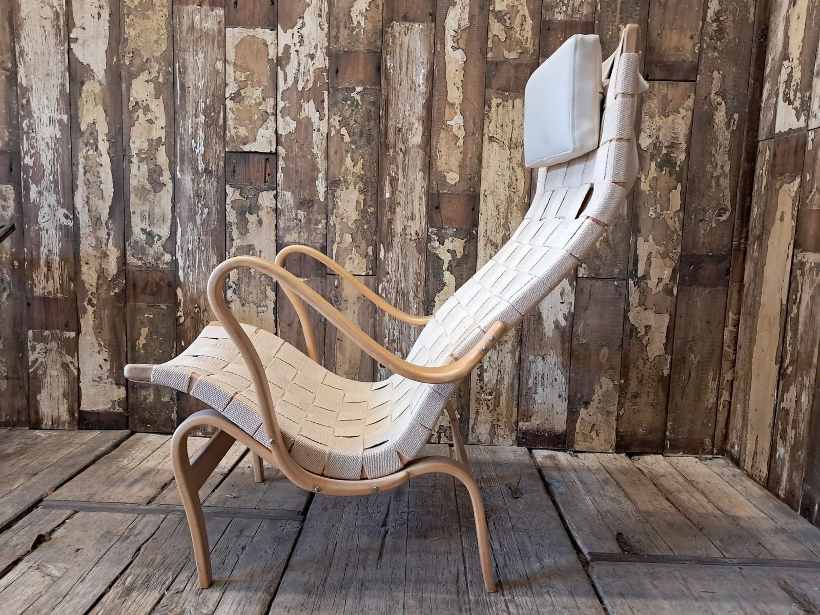 photo furniture Bruno Mathsson ‘Pernilla’ Lounge Chair