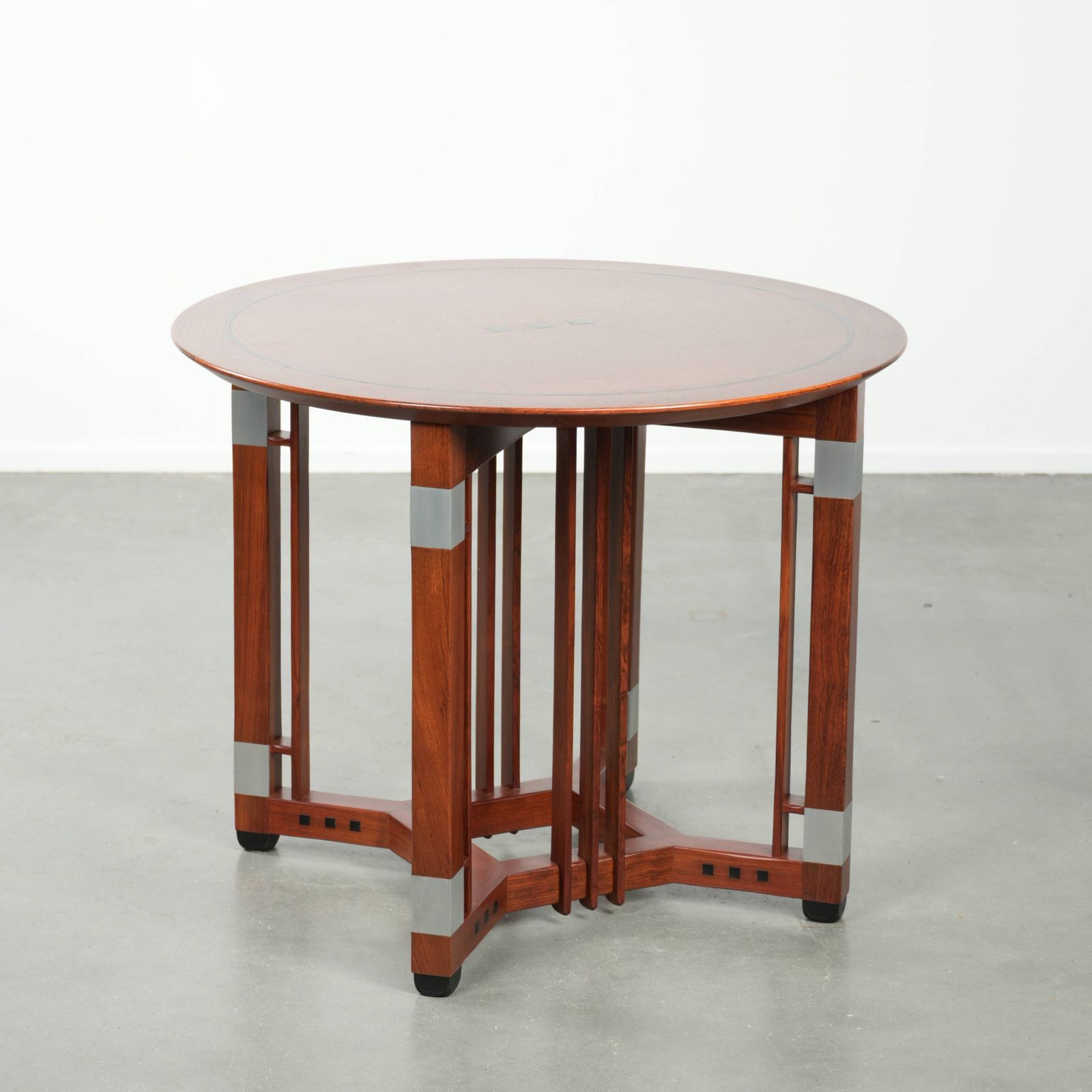 Beautiful Round Schuitema Design Art Deco Side / Coffee Table From The Decoforma Series