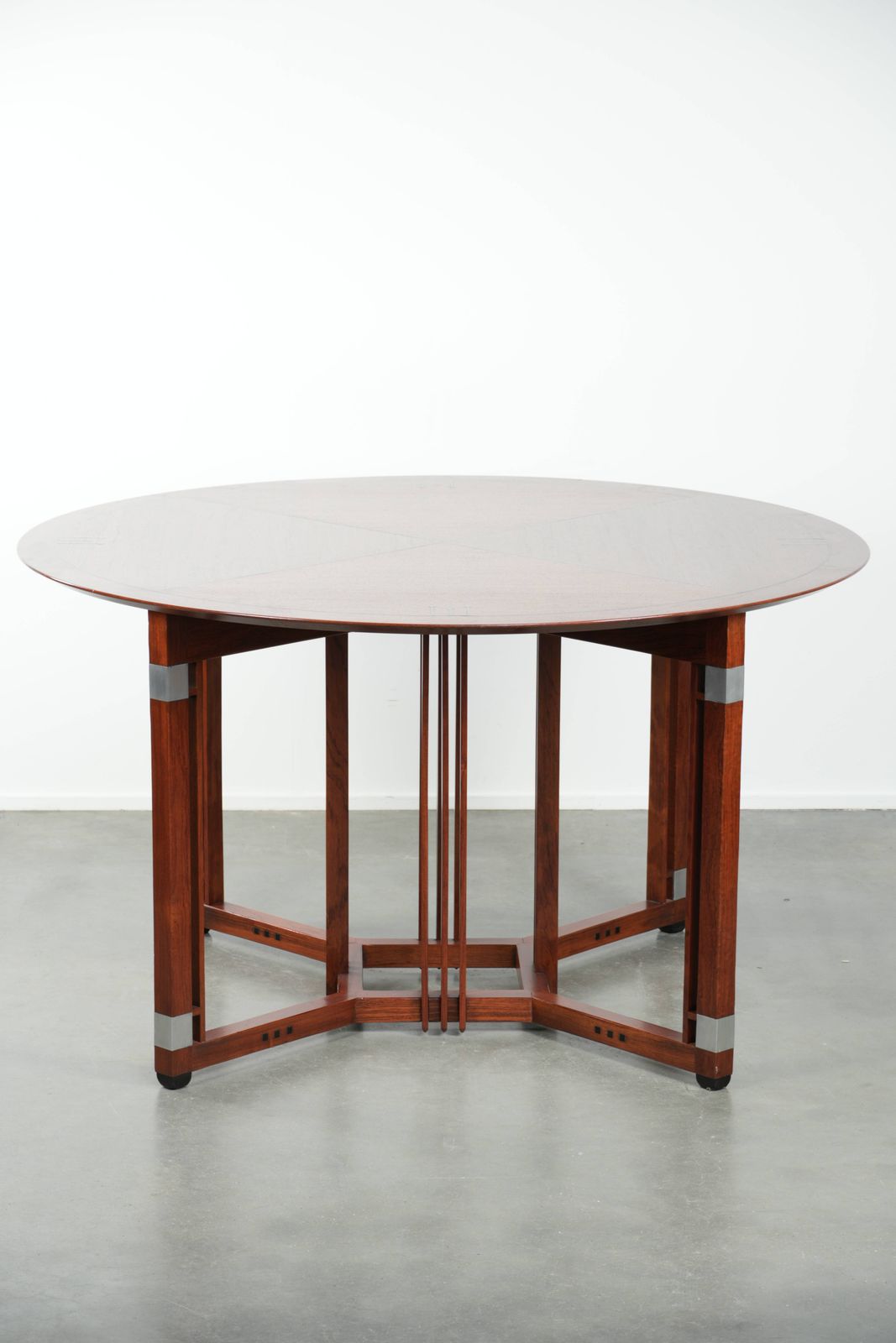 Round Art Deco Schuitema Design Dining Table For 4 People From The Decoforma Series In Good Condition. photo Furniture