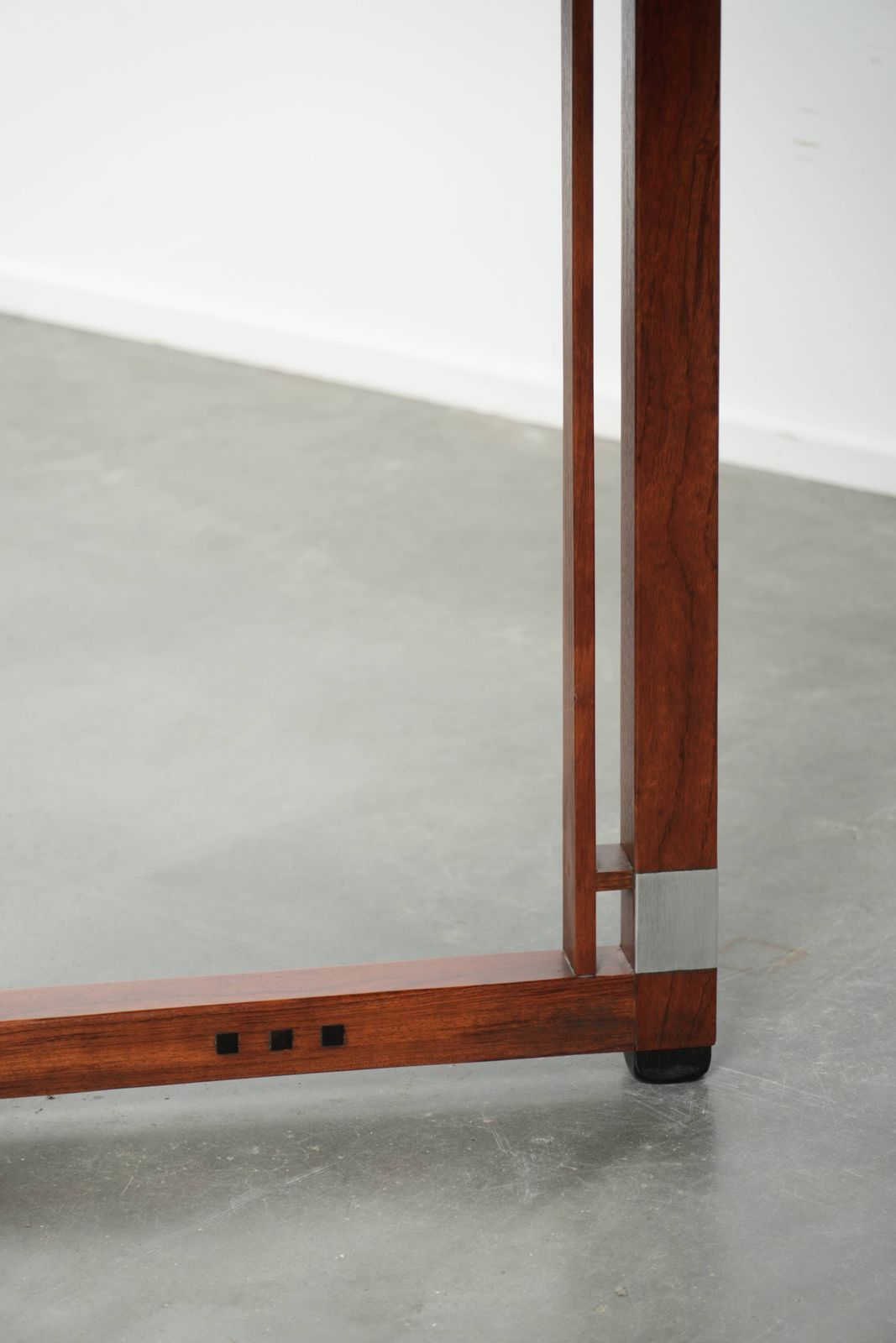 photo for sale Ronde Art Deco Eettafel Van Schuitema Uit De Decoforma Serie, Geschikt Voor 4 Personen – In Goede Staat.