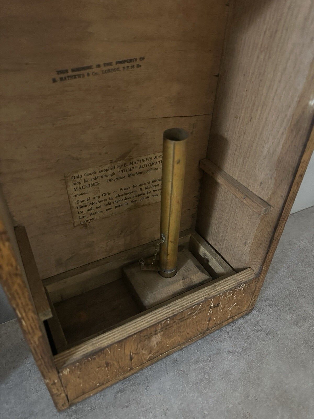 Antique Edwardian “Tulip” Tuppenny Coin Operated Token Machine B. Mathews London photo vinterior