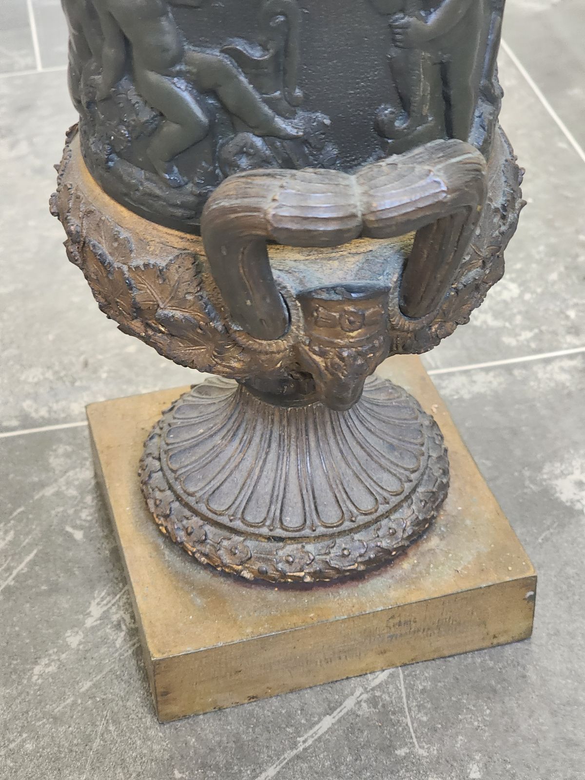photo vinterior 19th Century Grand Tour Bronze Medici Style Urn