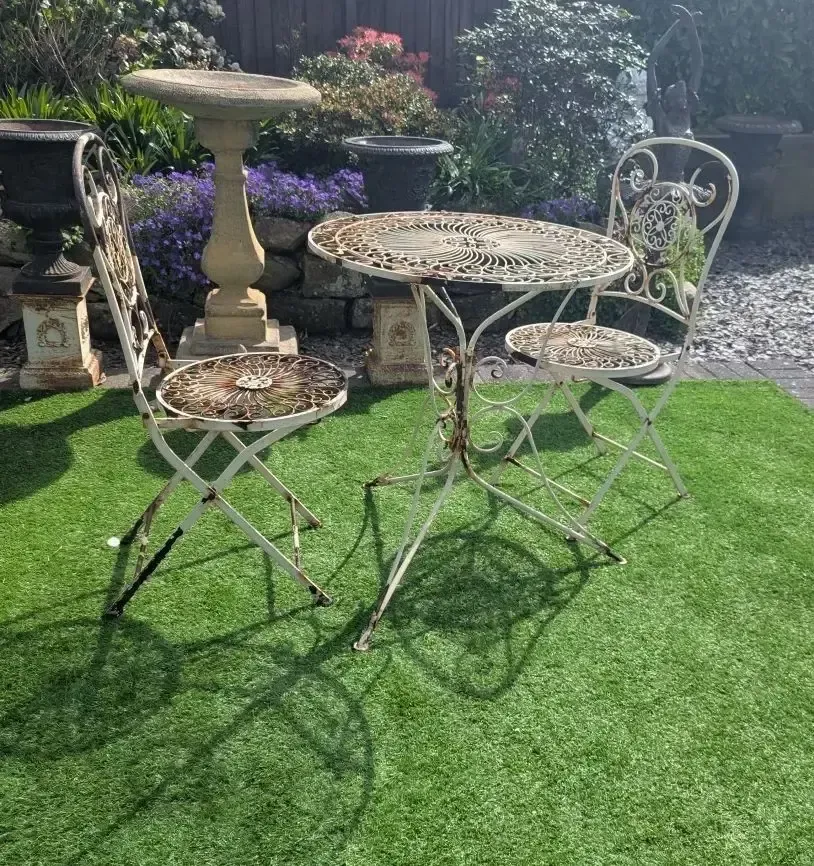photo vinterior French Style Metal Patio Set Scrolling Pierced Detail   Delivery Available 0300.