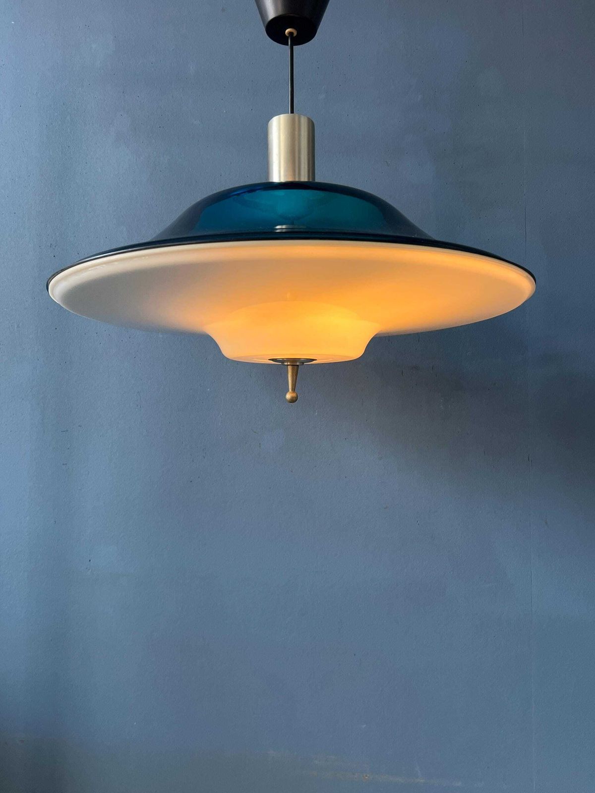 Blauwe Ufo Vliegende Schotel Space Age Hanglamp photo furniture