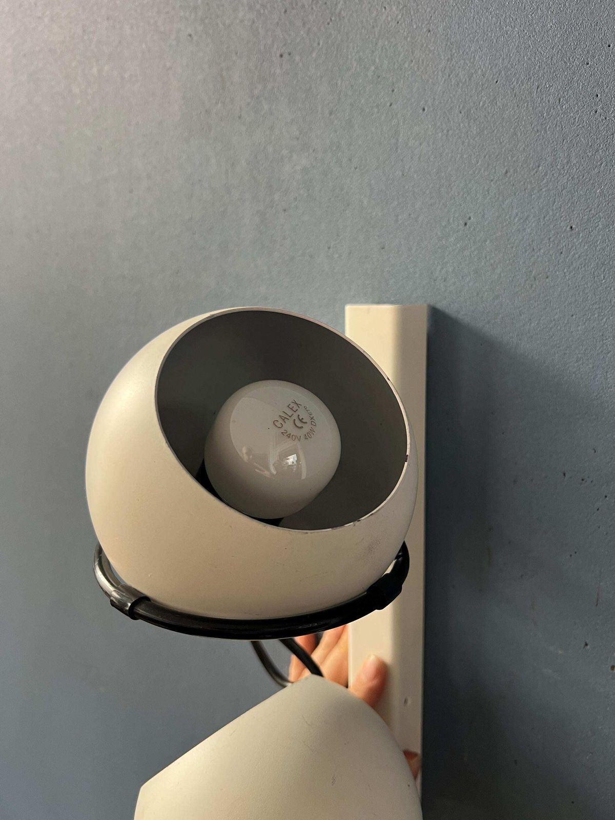 photo furniture Witte Gepo Space Age Eyeball Wandlamp