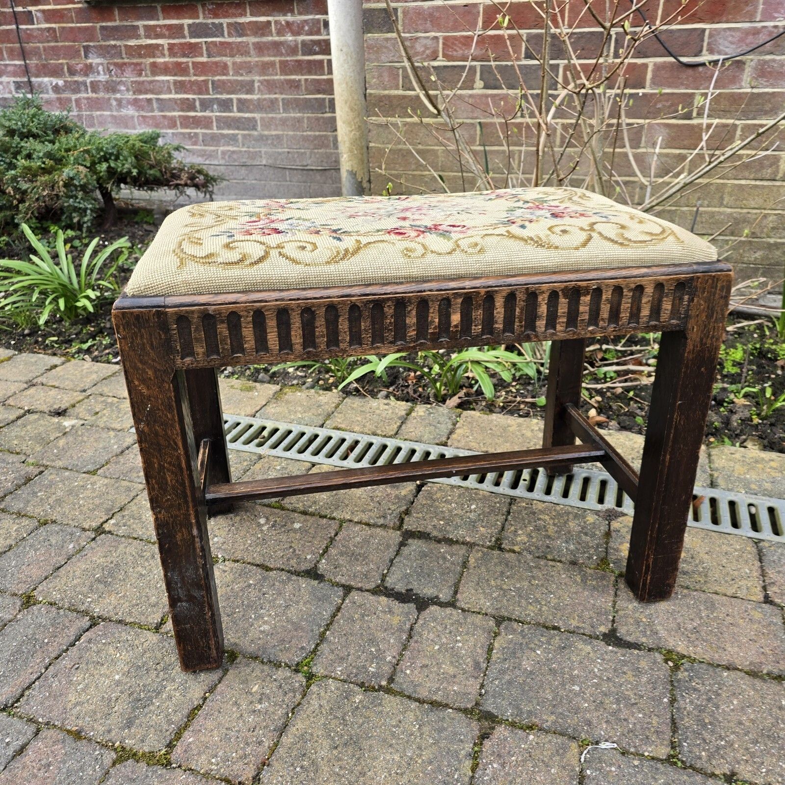 Vintage Wooden Stool Bench Tapestry Woven Floral Arts & Crafts Cottagecore 60 Cm photo furniture