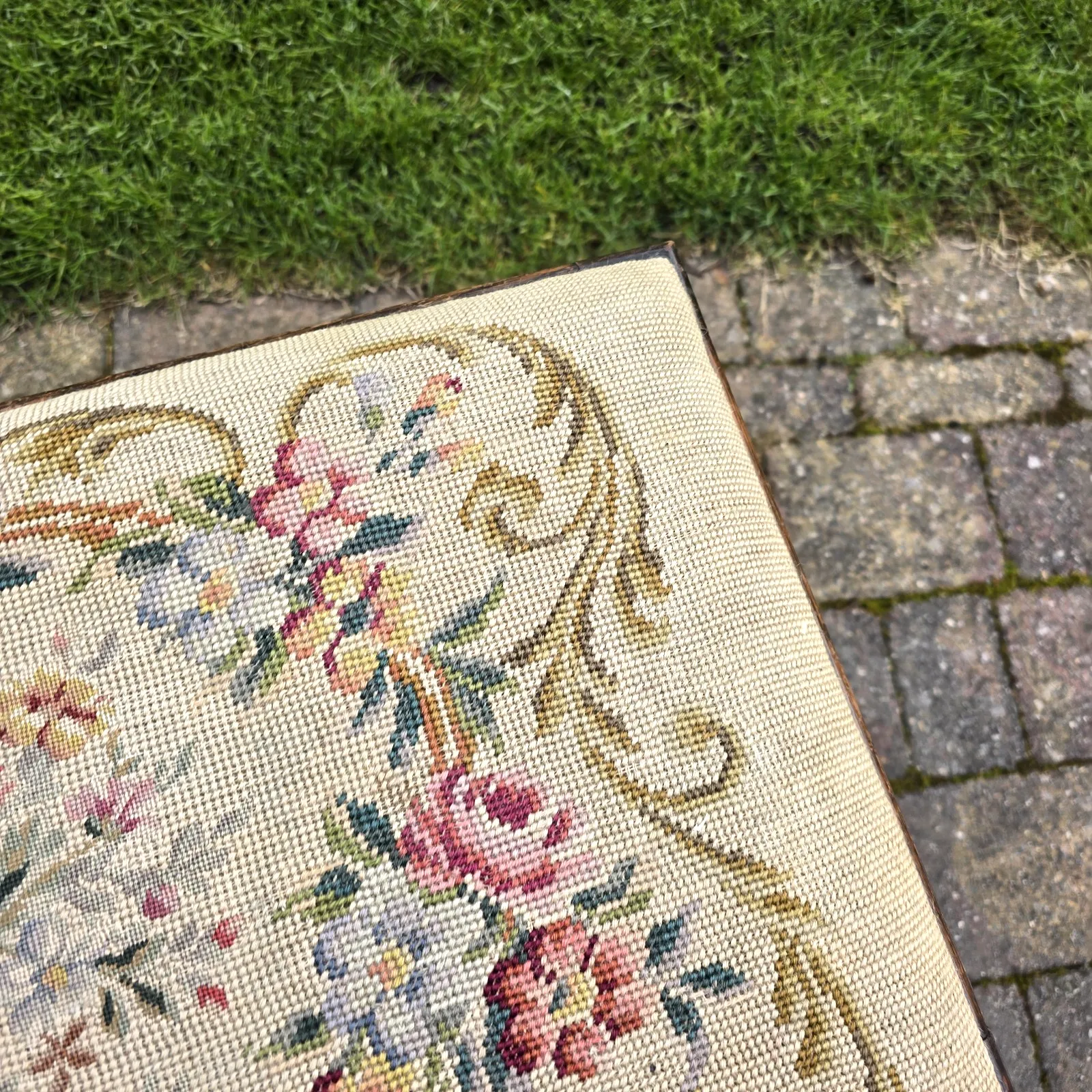 Vintage Wooden Stool Bench Tapestry Woven Floral Arts & Crafts Cottagecore 60 Cm photo vinterior