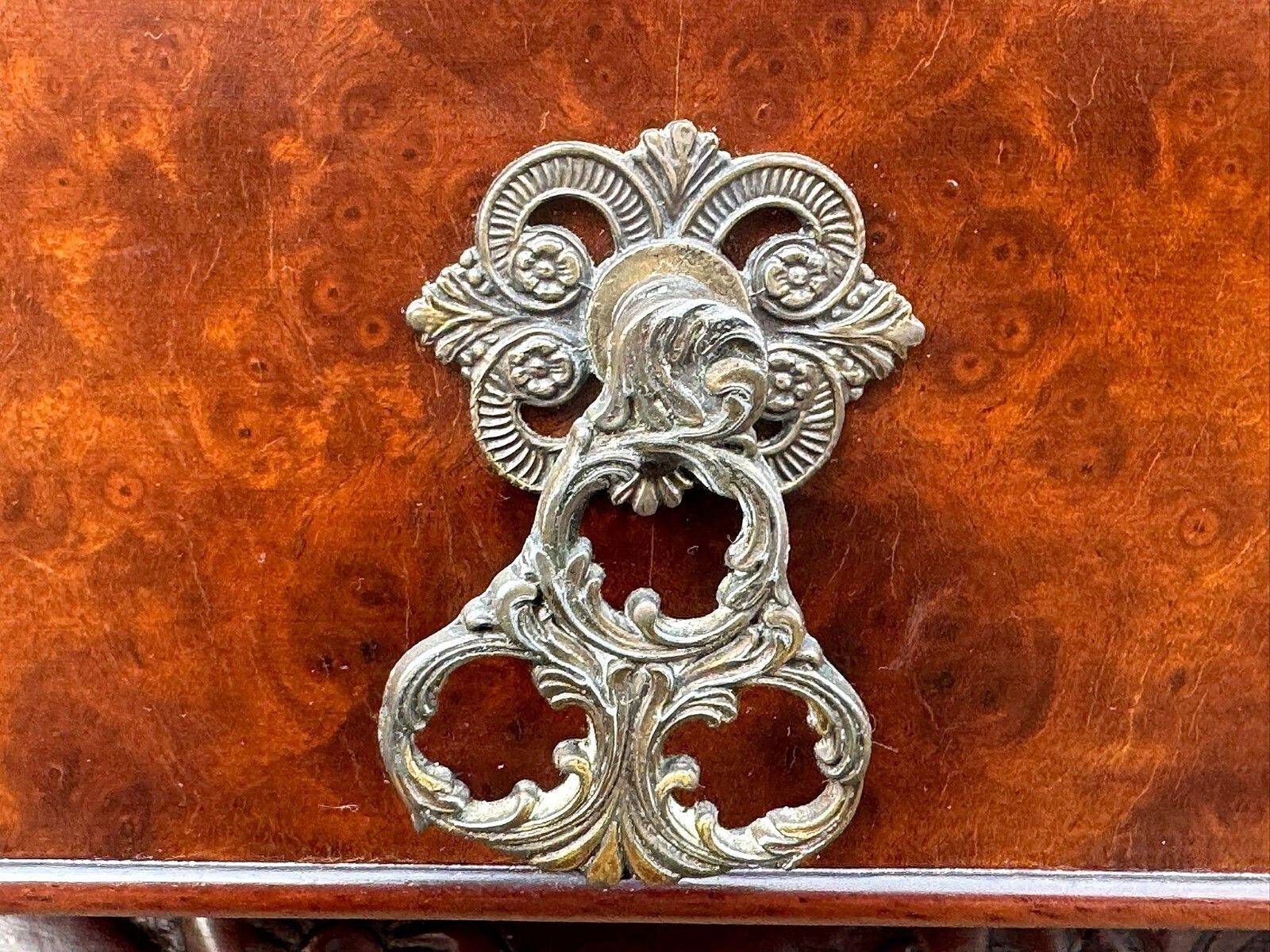 475.0 Queen Anne Style Burr Walnut Cocktail Cabinet / Drinks Cabinet photo