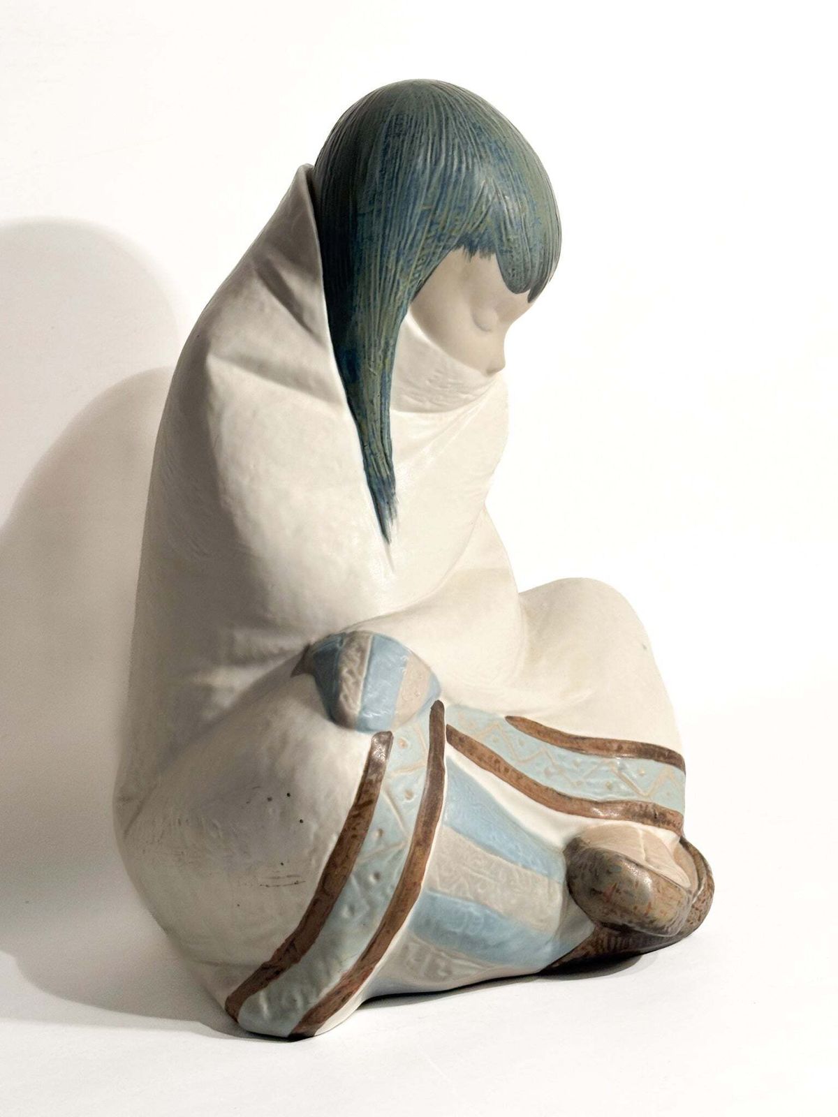 Stoneware Eskimo Sculpture By Juan Huerta For Lladró 1990s photo vintage