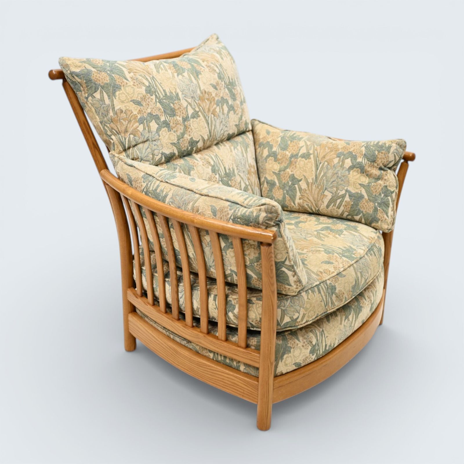 Ercol Renaissance Easy Chair Genuine Ercol Upholstery Light Finish Free Delivery photo vintage
