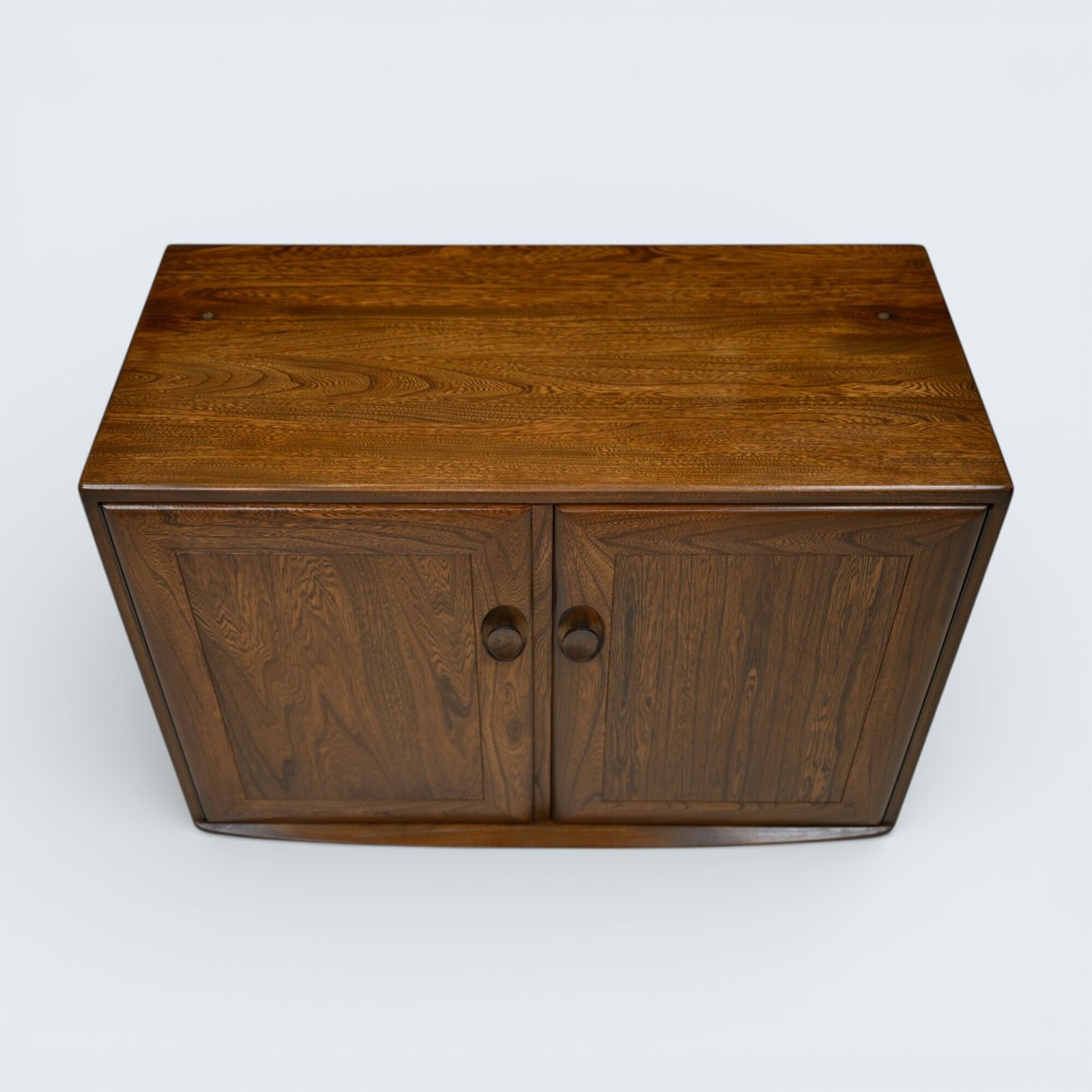 photo furniture Vintage Ercol Windsor Sideboard Tv Stand #2013 Golden Dawn Free Uk Delivery