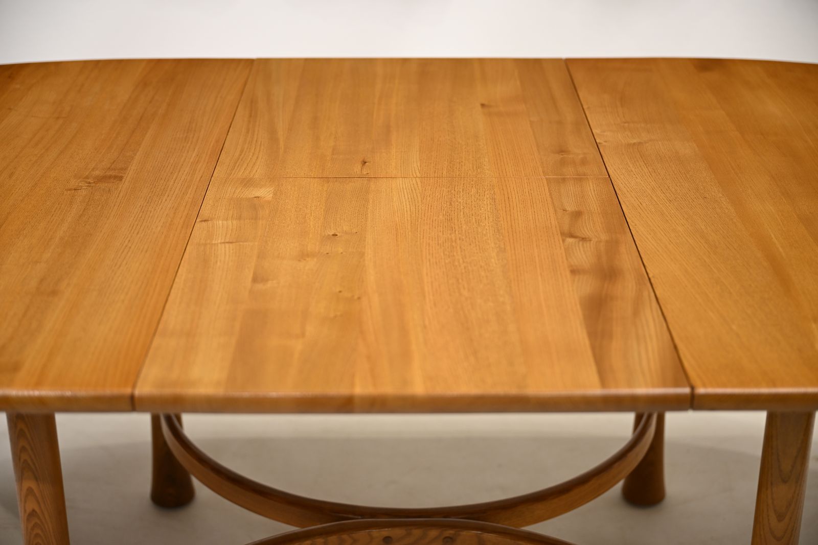 photo furniture Ercol Saville Dining Table Extending Light Finish 926 Seats 8+ Free Uk Delivery
